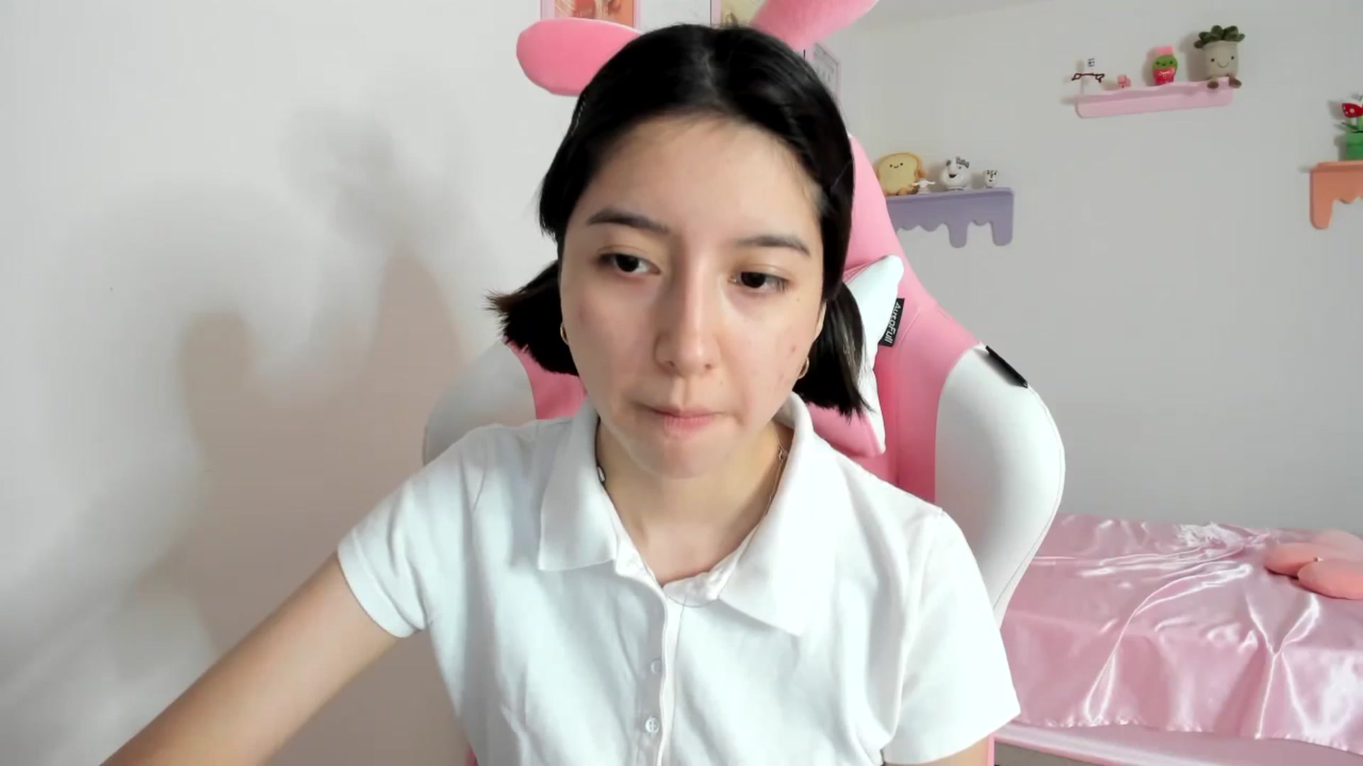 Gallery image thumbnail from Cherrycute666's myfreecams stream on, 08/26/2023, 22:33 image 9 of 20