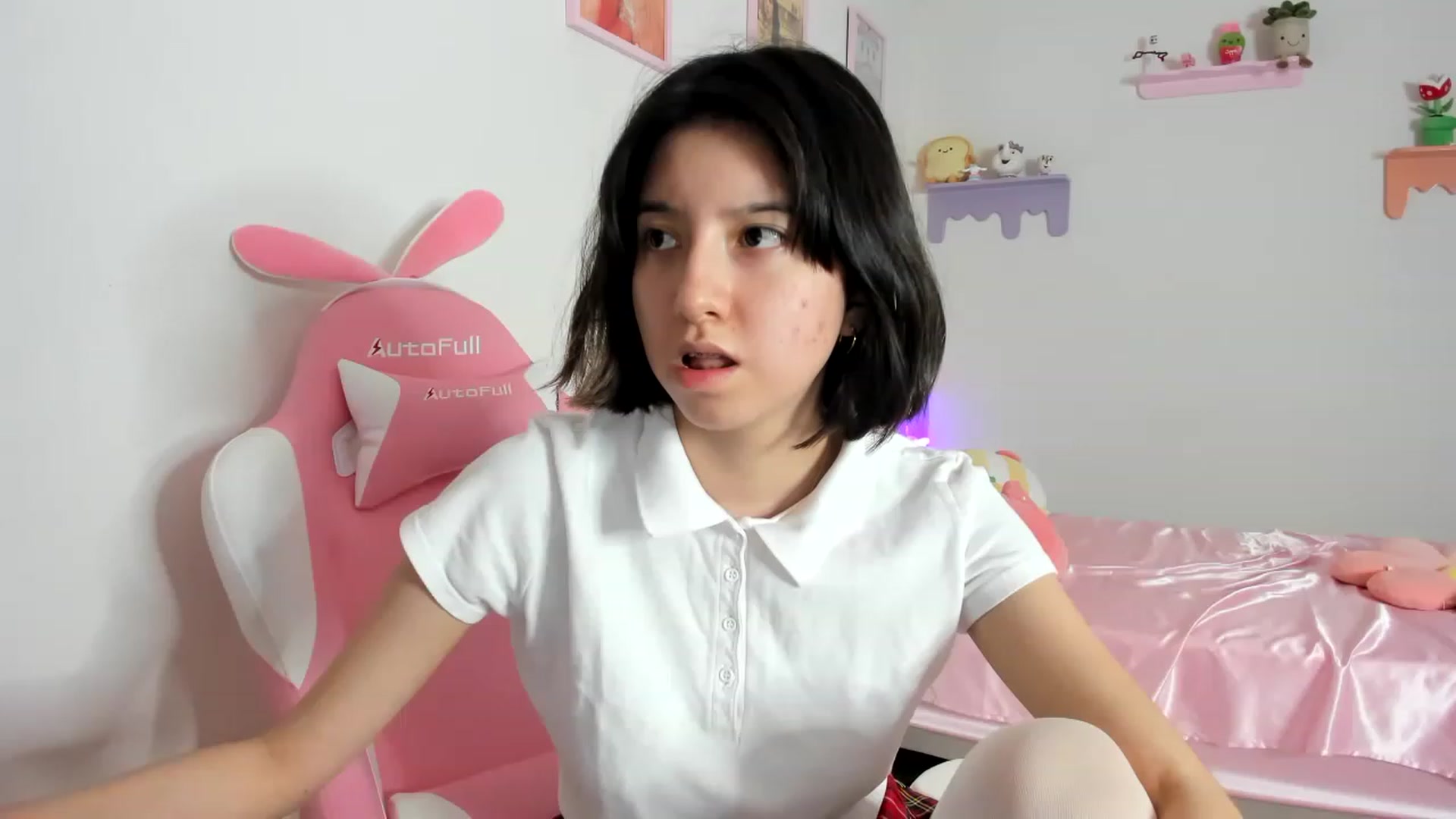 Gallery image thumbnail from Cherrycute666's myfreecams stream on, 08/26/2023, 23:55 image 15 of 20