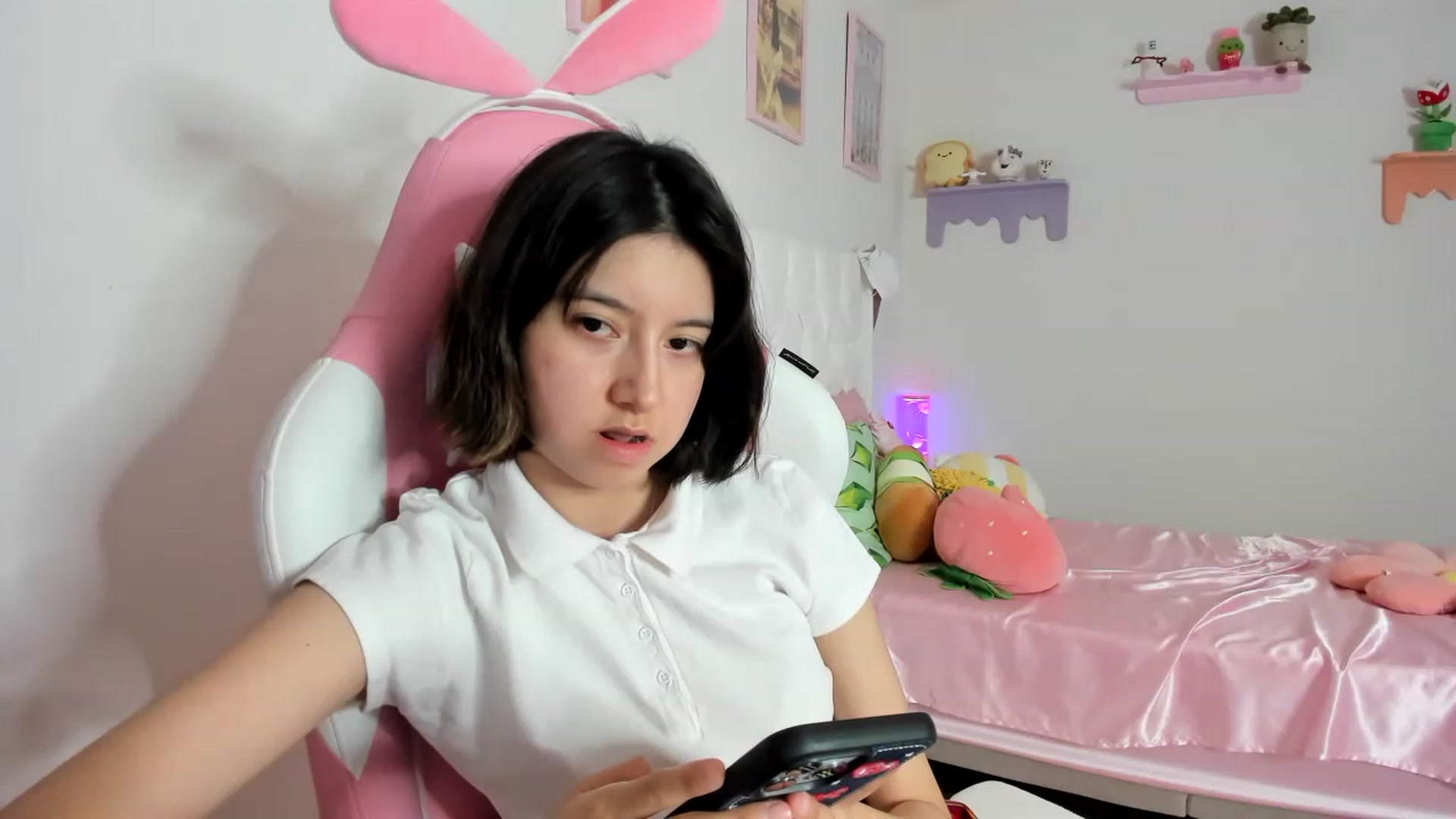Gallery image thumbnail from Cherrycute666's myfreecams stream on, 08/26/2023, 23:55 image 16 of 20