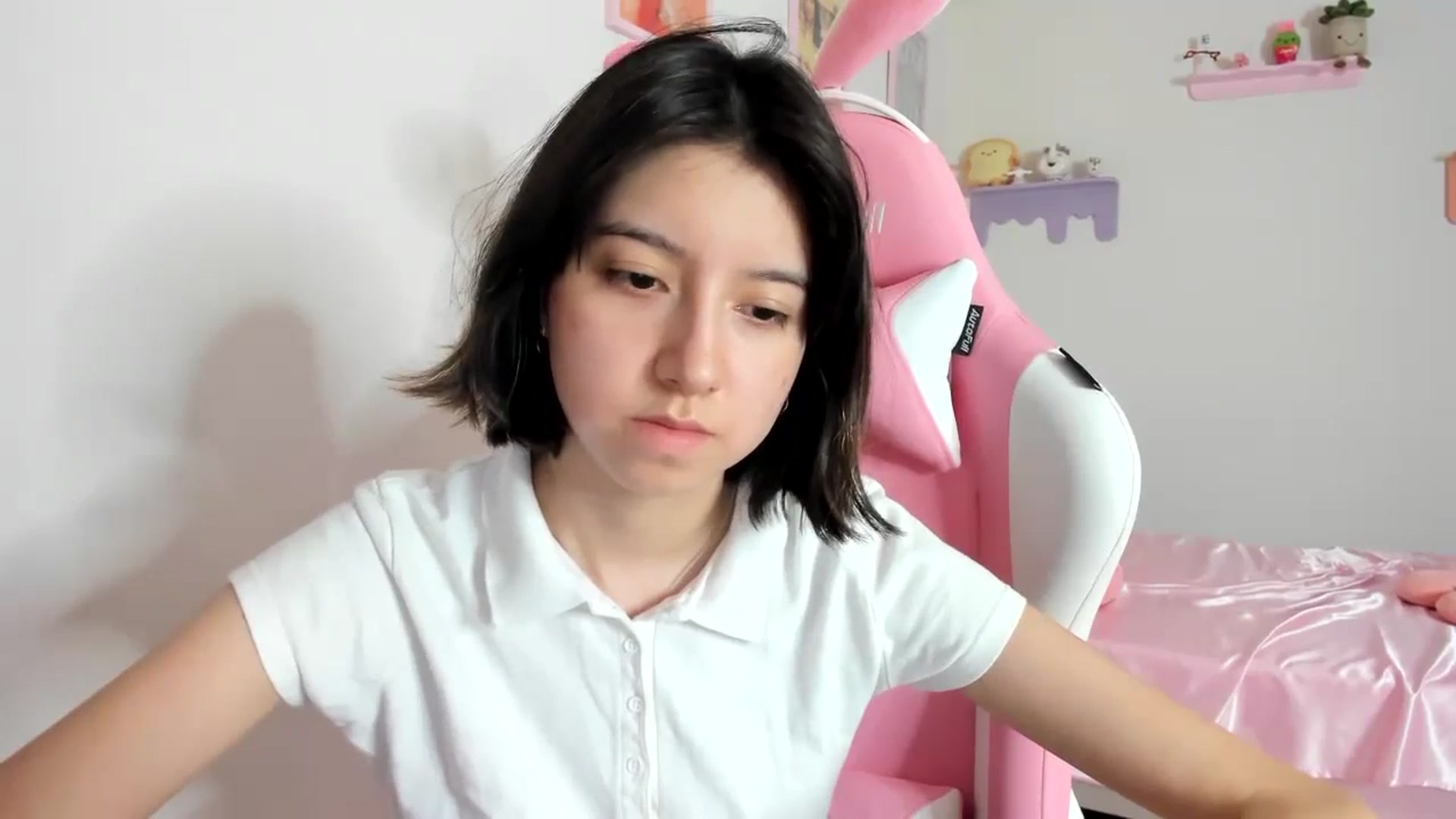 Gallery image thumbnail from Cherrycute666's myfreecams stream on, 08/27/2023, 03:37 image 7 of 20