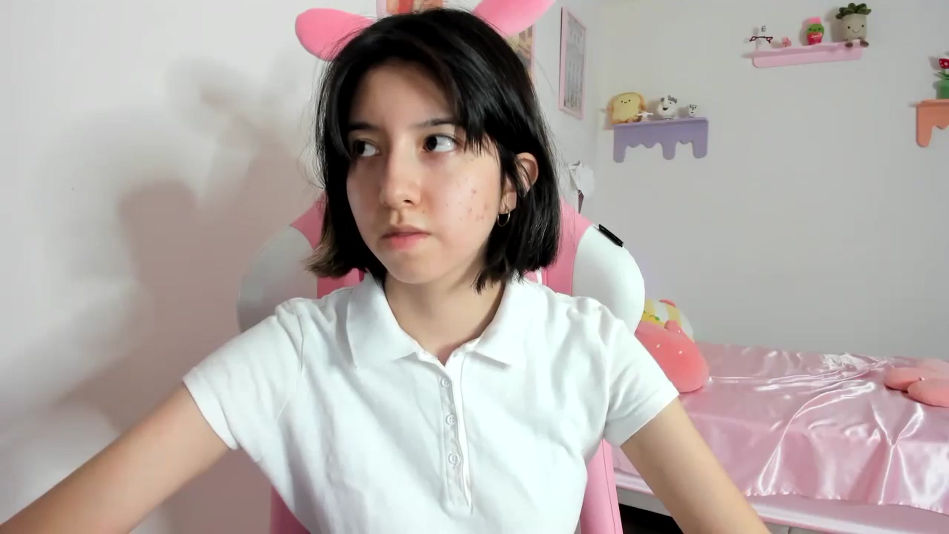 Gallery image thumbnail from Cherrycute666's myfreecams stream on, 08/27/2023, 03:37 image 3 of 20