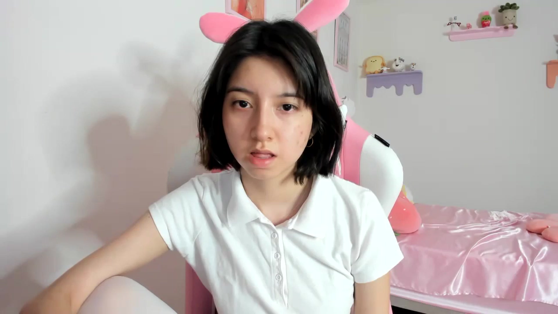 Gallery image thumbnail from Cherrycute666's myfreecams stream on, 08/27/2023, 03:37 image 15 of 20
