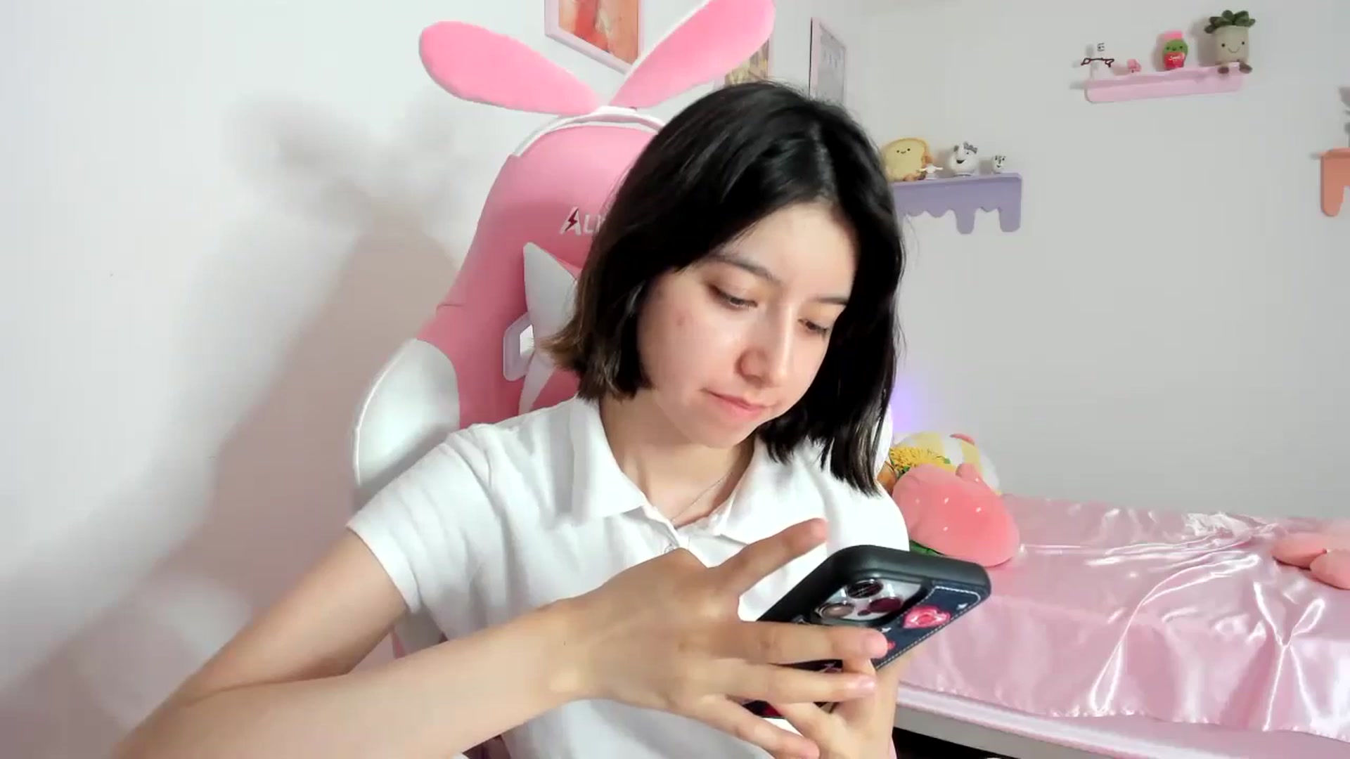 Gallery image thumbnail from Cherrycute666's myfreecams stream on, 08/27/2023, 03:37 image 13 of 20