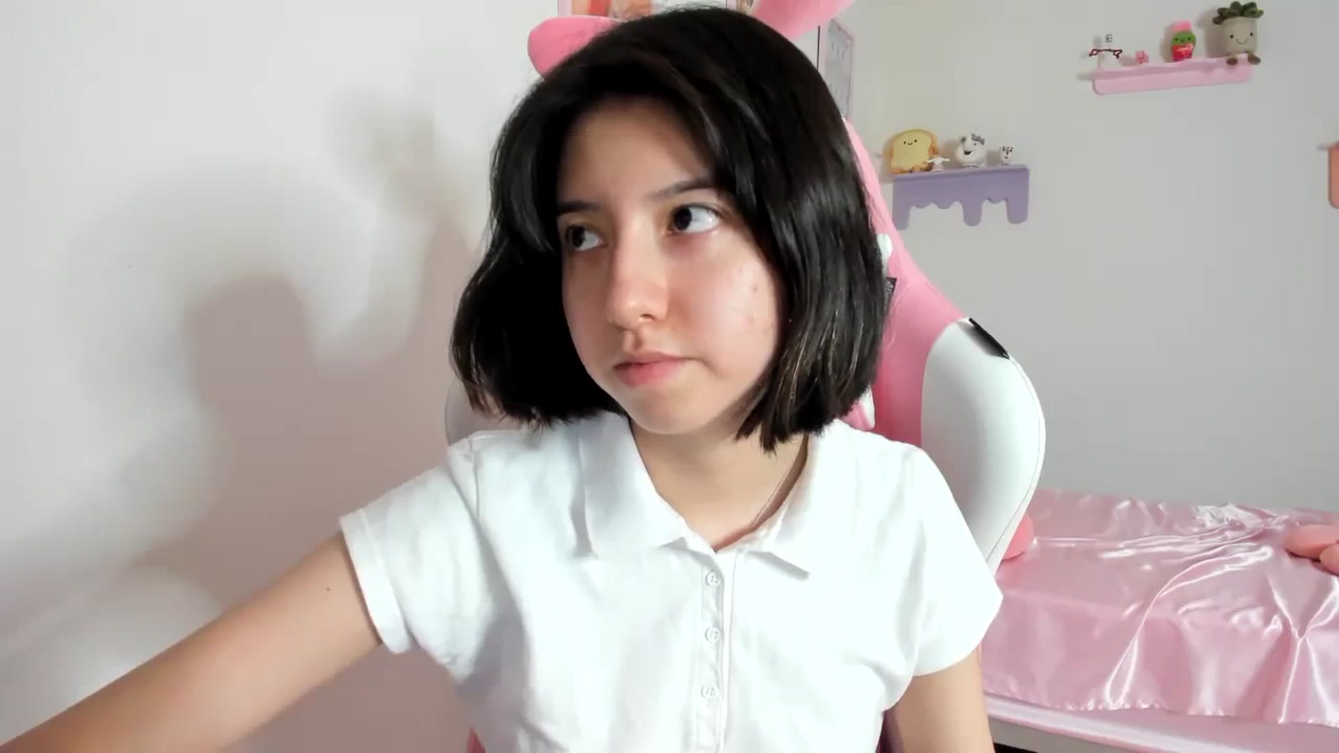 Gallery image thumbnail from Cherrycute666's myfreecams stream on, 08/27/2023, 03:37 image 9 of 20