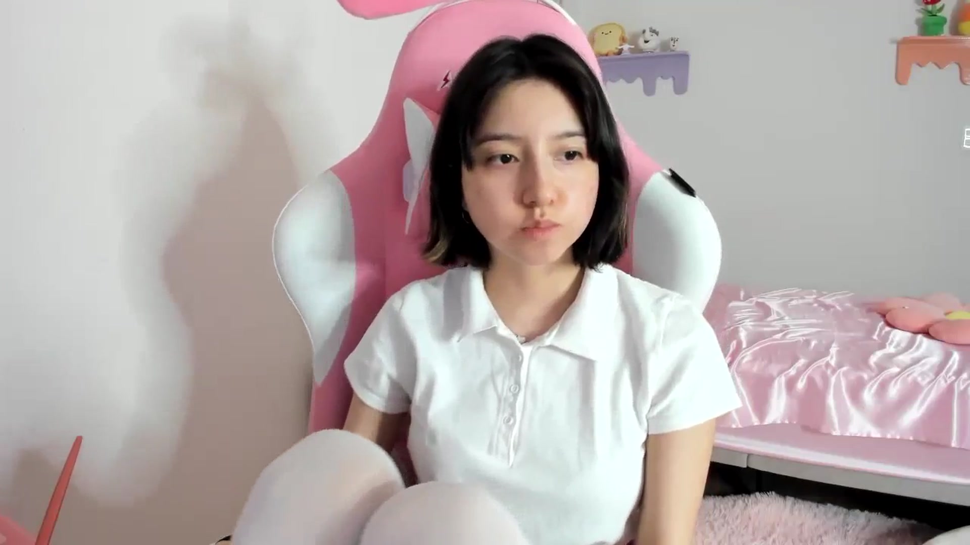 Gallery image thumbnail from Cherrycute666's myfreecams stream on, 08/27/2023, 06:29 image 16 of 20