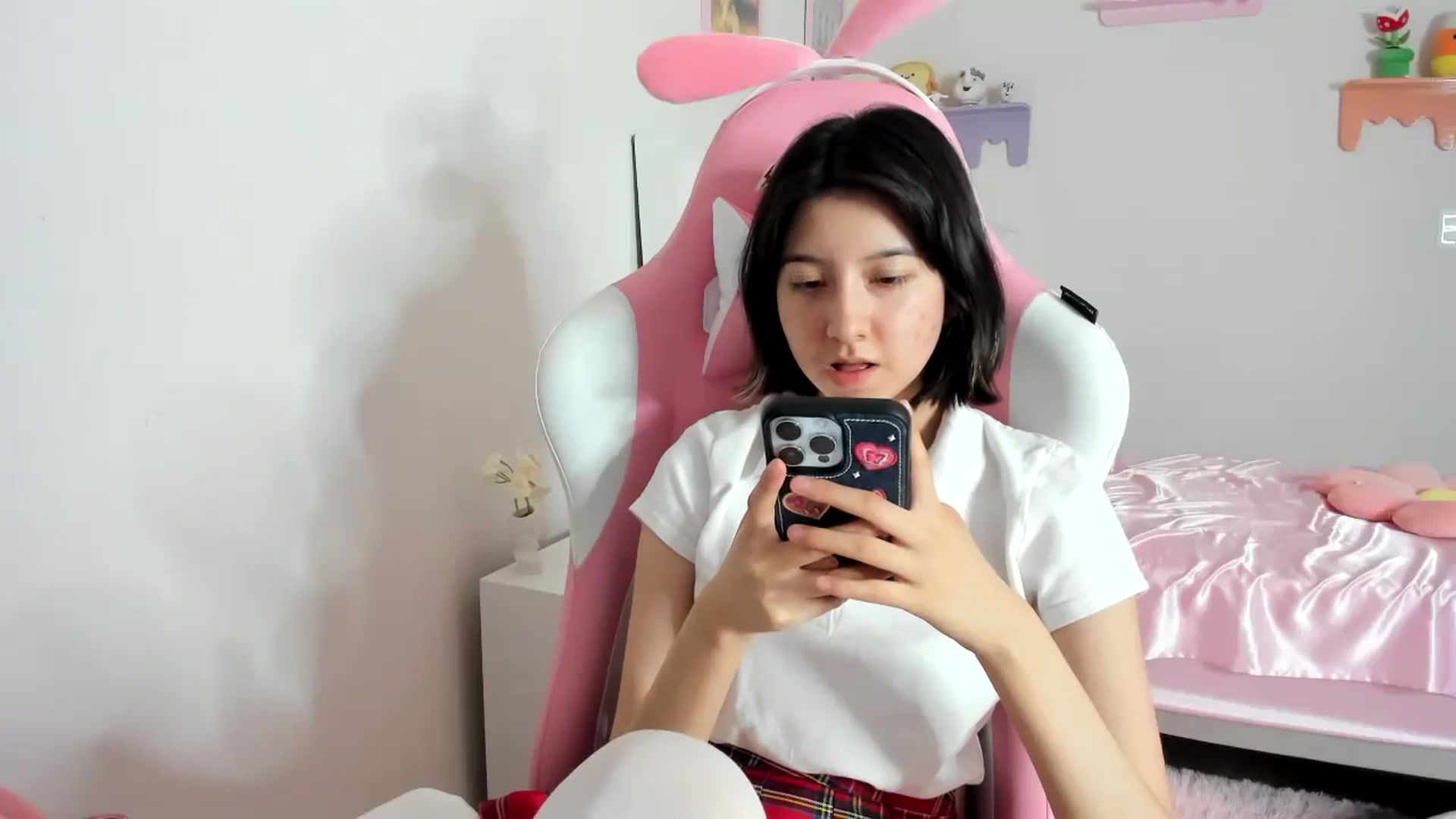 Gallery image thumbnail from Cherrycute666's myfreecams stream on, 08/27/2023, 06:29 image 19 of 20