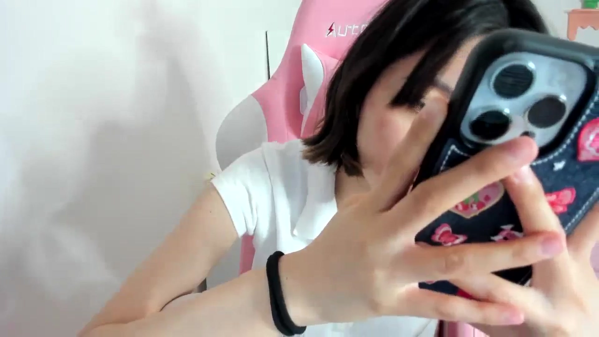 Gallery image thumbnail from Cherrycute666's myfreecams stream on, 08/27/2023, 08:59 image 9 of 20