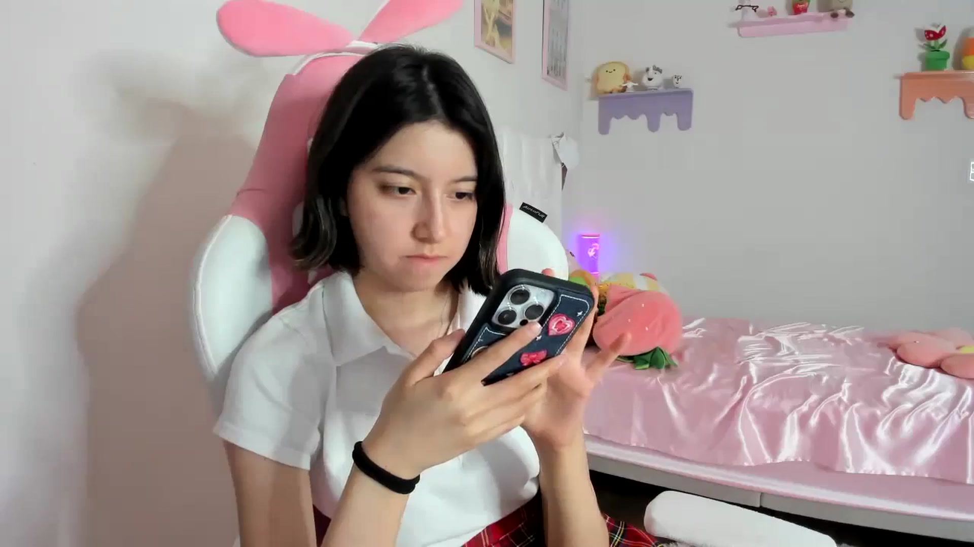 Gallery image thumbnail from Cherrycute666's myfreecams stream on, 08/27/2023, 08:59 image 6 of 20