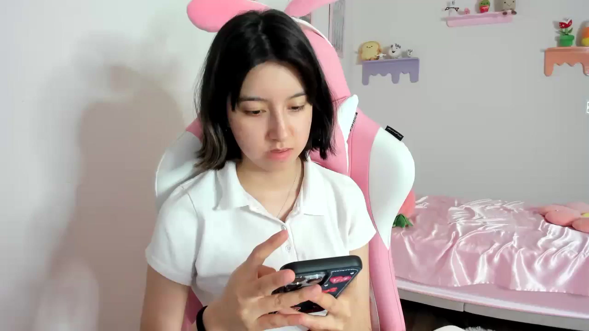 Gallery image thumbnail from Cherrycute666's myfreecams stream on, 08/27/2023, 08:59 image 16 of 20