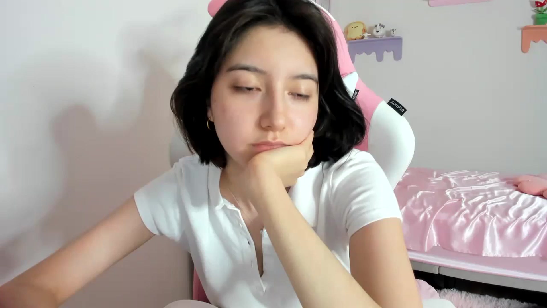 Gallery image thumbnail from Cherrycute666's myfreecams stream on, 08/27/2023, 10:18 image 13 of 20