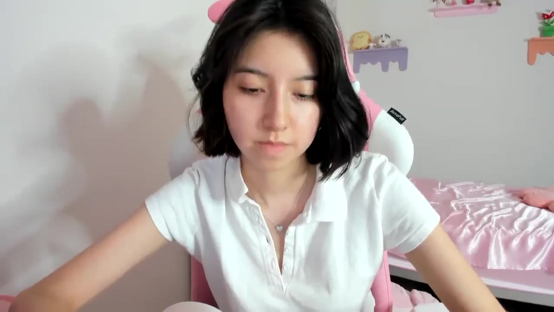 Gallery image thumbnail from Cherrycute666's myfreecams stream on, 08/27/2023, 10:18 image 12 of 20