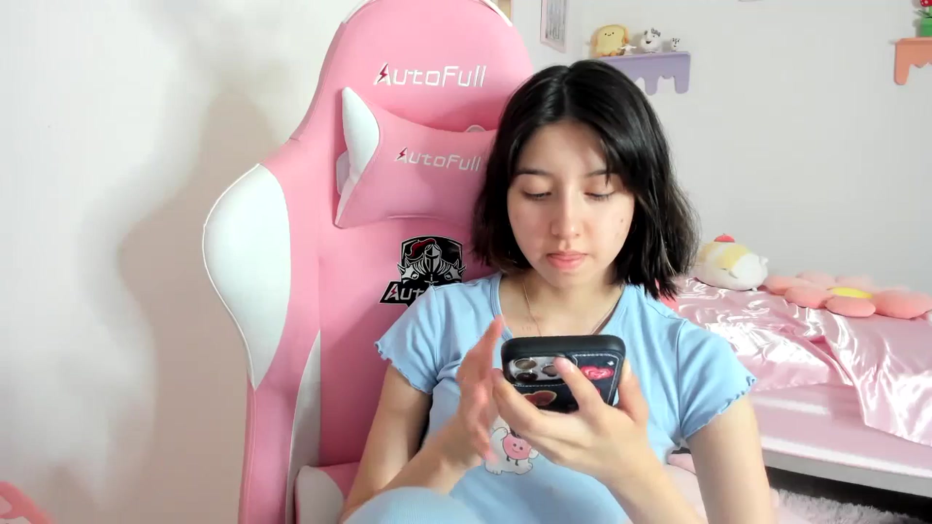 Gallery image thumbnail from Cherrycute666's myfreecams stream on, 08/27/2023, 14:14 image 16 of 20