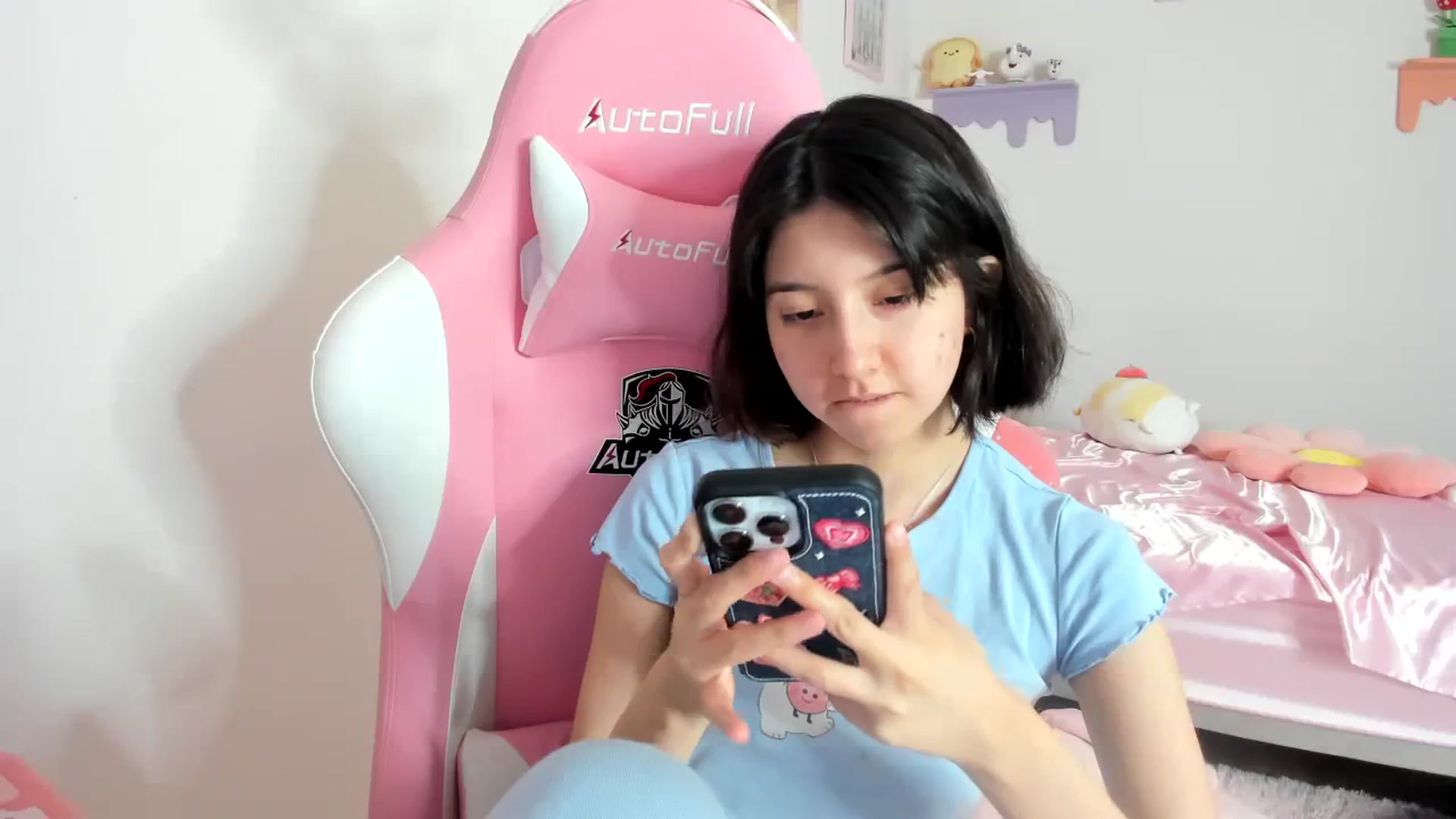 Gallery image thumbnail from Cherrycute666's myfreecams stream on, 08/27/2023, 14:14 image 14 of 20