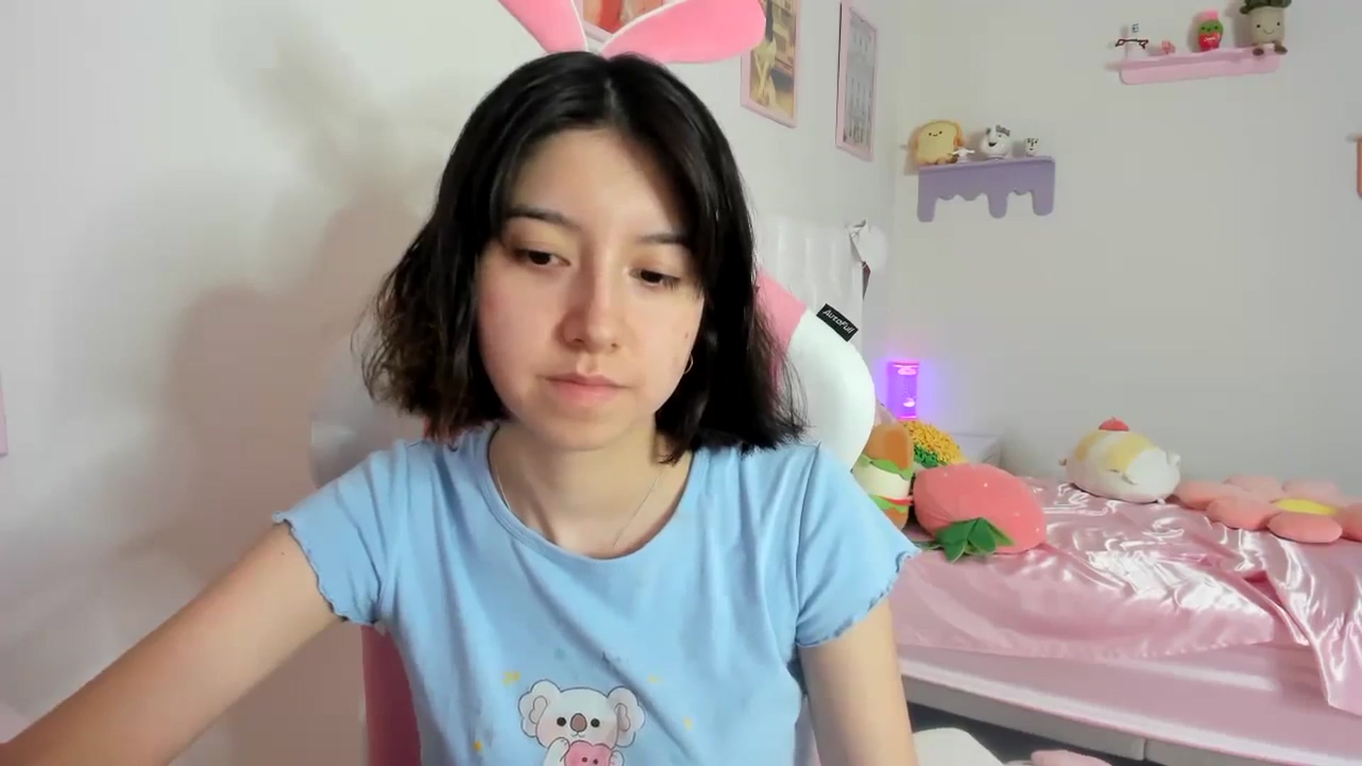 Gallery image thumbnail from Cherrycute666's myfreecams stream on, 08/27/2023, 14:14 image 10 of 20