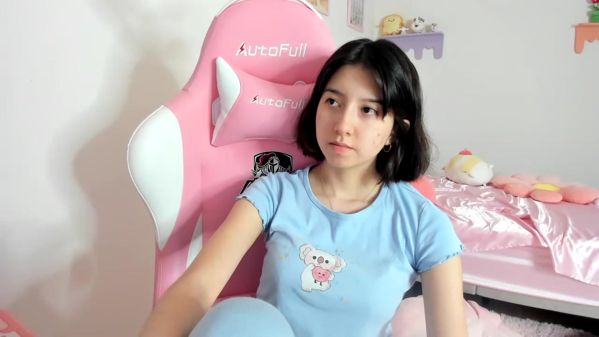 Gallery image thumbnail from Cherrycute666's myfreecams stream on, 08/27/2023, 14:14 image 13 of 20