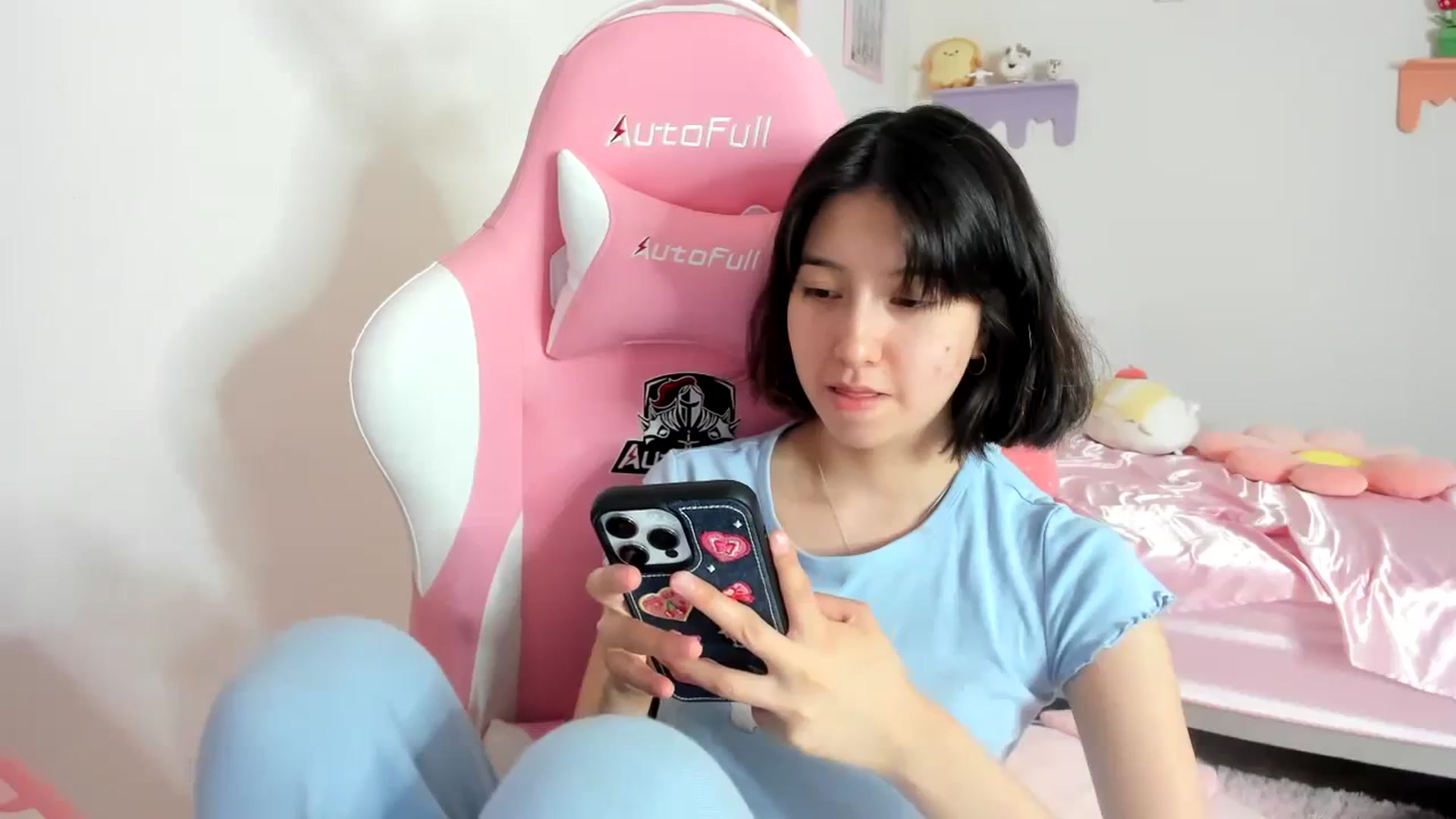 Gallery image thumbnail from Cherrycute666's myfreecams stream on, 08/27/2023, 14:14 image 18 of 20