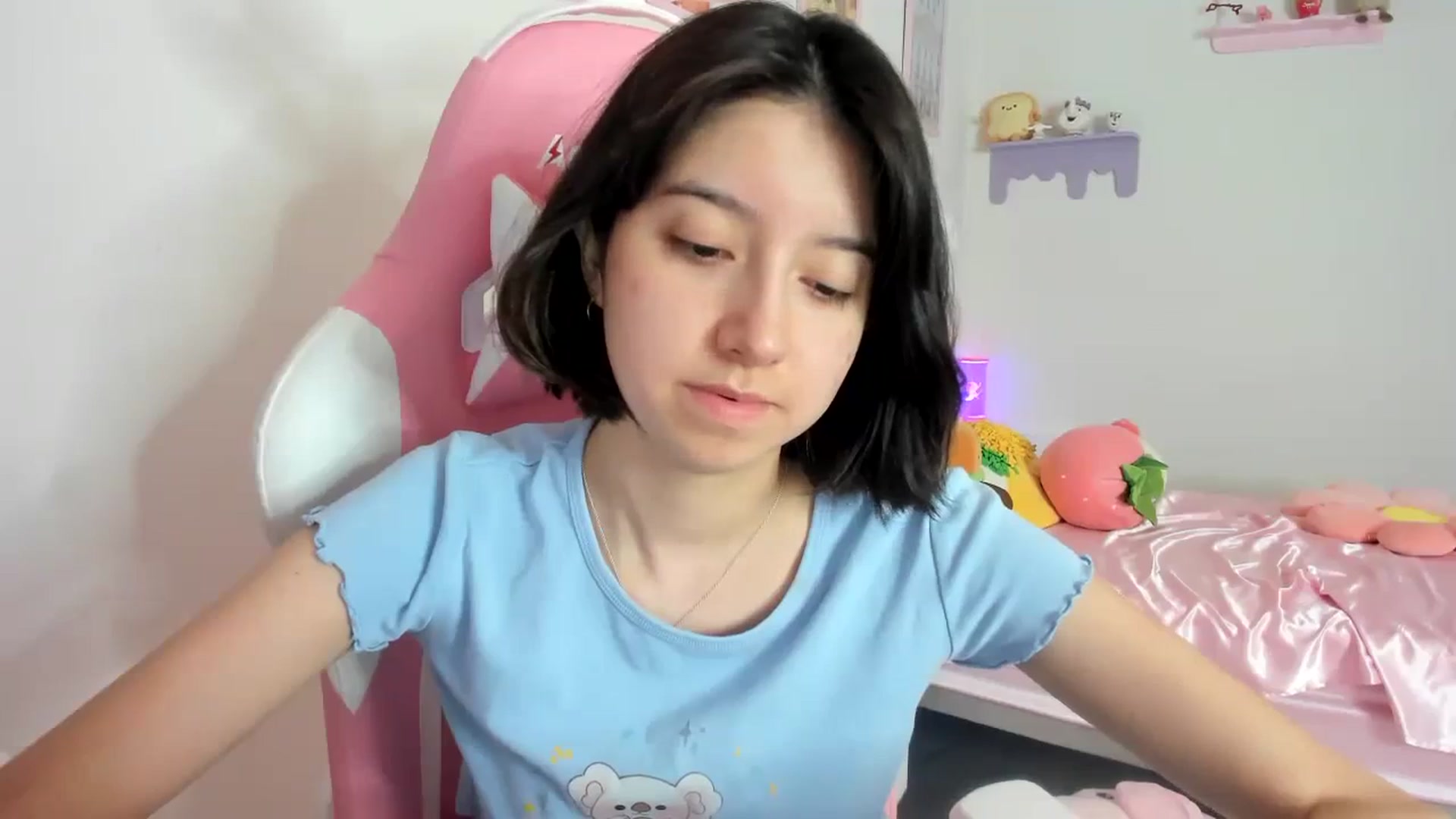Gallery image thumbnail from Cherrycute666's myfreecams stream on, 08/27/2023, 14:44 image 7 of 20