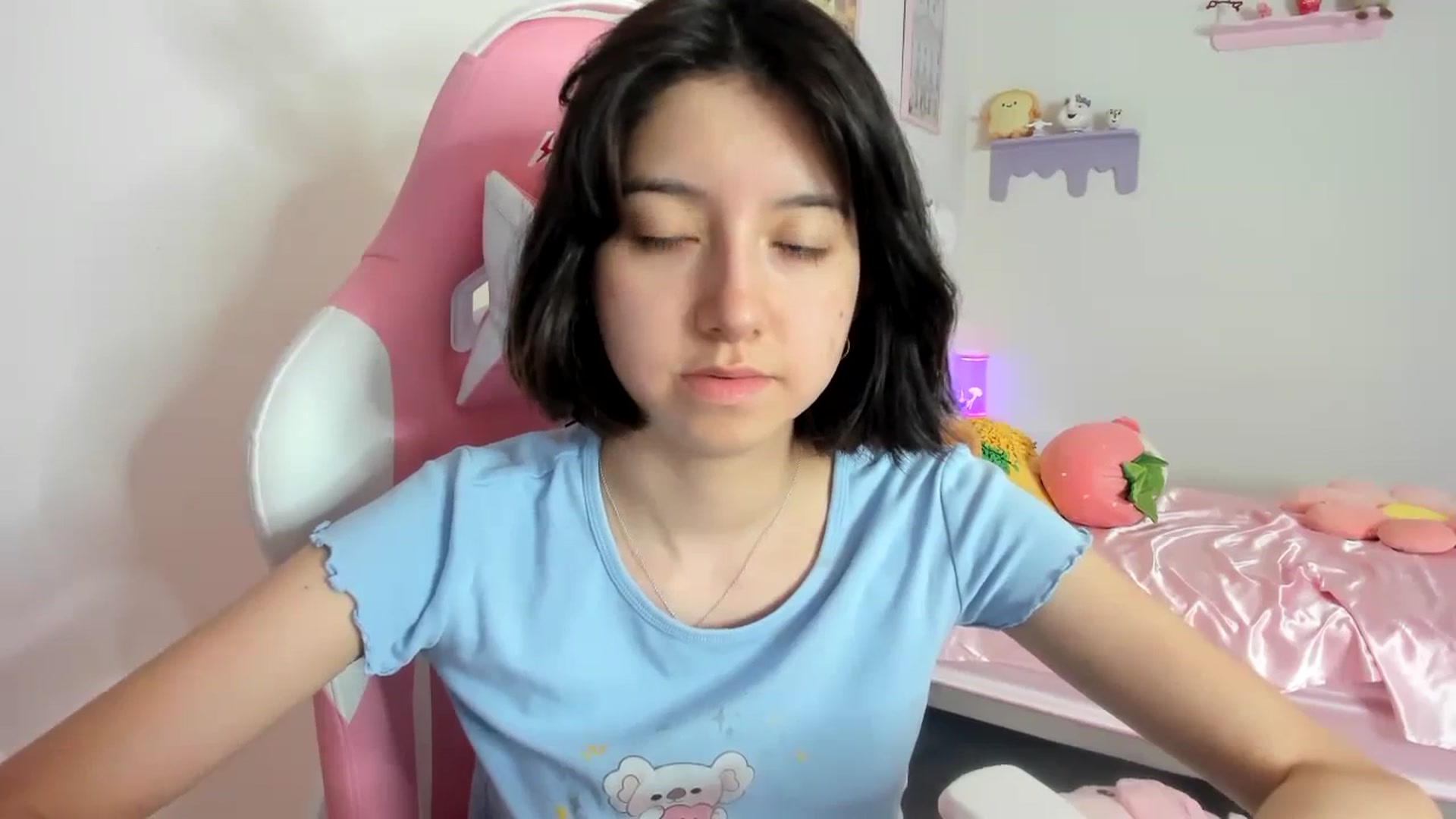 Gallery image thumbnail from Cherrycute666's myfreecams stream on, 08/27/2023, 14:44 image 6 of 20