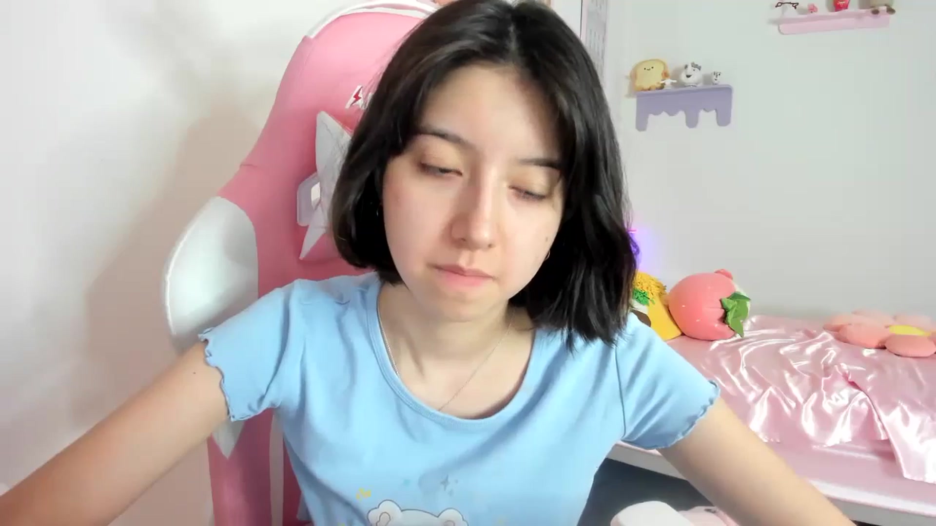 Gallery image thumbnail from Cherrycute666's myfreecams stream on, 08/27/2023, 14:44 image 8 of 20