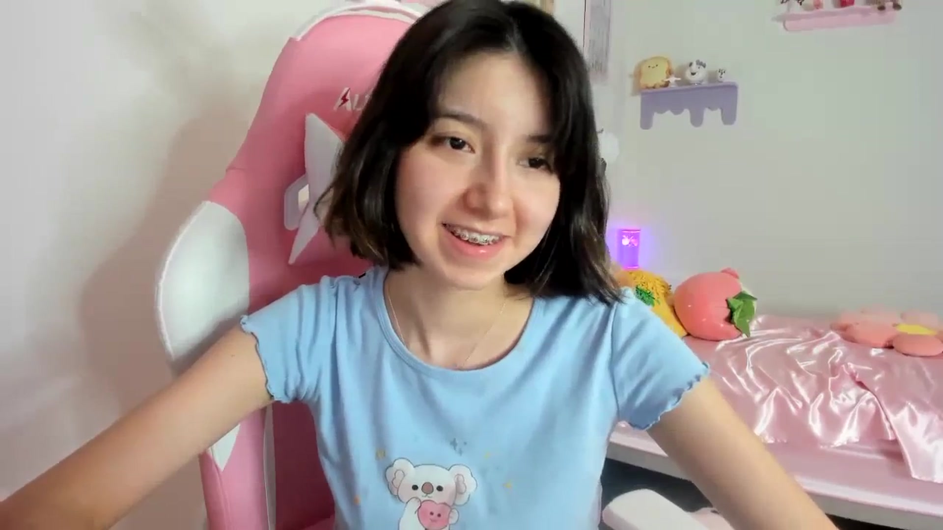 Gallery image thumbnail from Cherrycute666's myfreecams stream on, 08/27/2023, 14:44 image 18 of 20