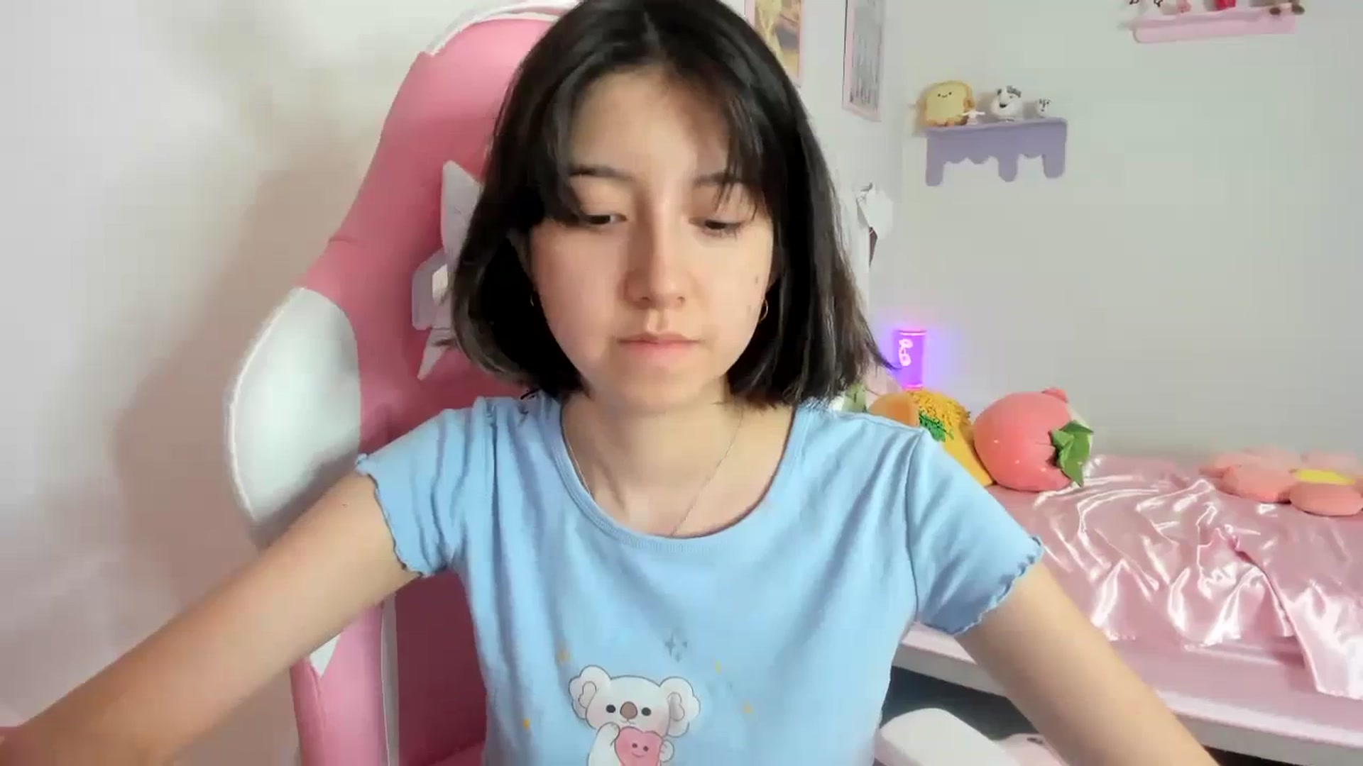 Gallery image thumbnail from Cherrycute666's myfreecams stream on, 08/27/2023, 14:44 image 17 of 20