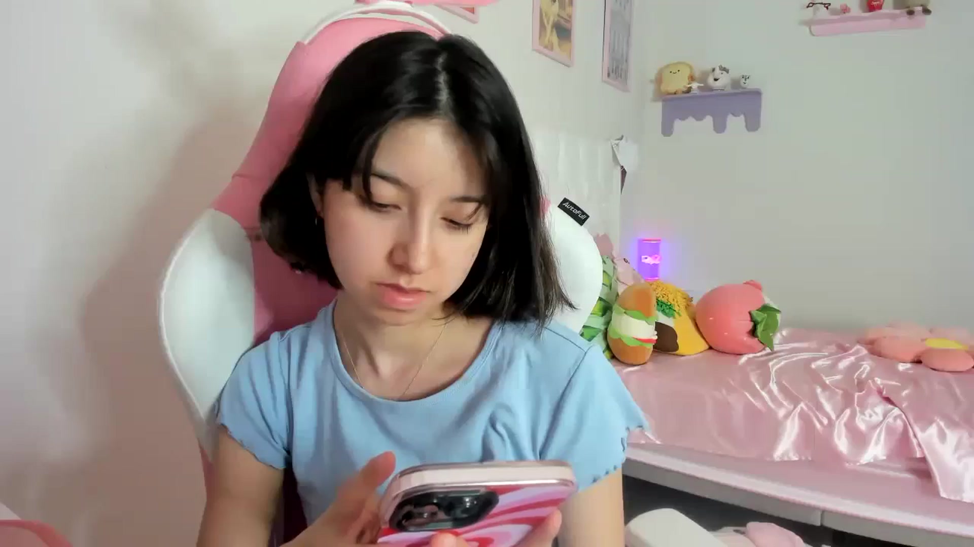 Gallery image thumbnail from Cherrycute666's myfreecams stream on, 08/27/2023, 14:44 image 16 of 20