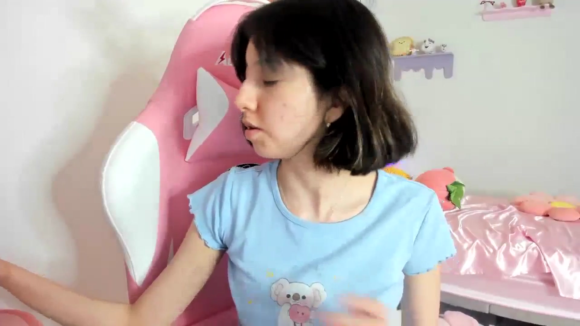 Gallery image thumbnail from Cherrycute666's myfreecams stream on, 08/27/2023, 14:44 image 12 of 20