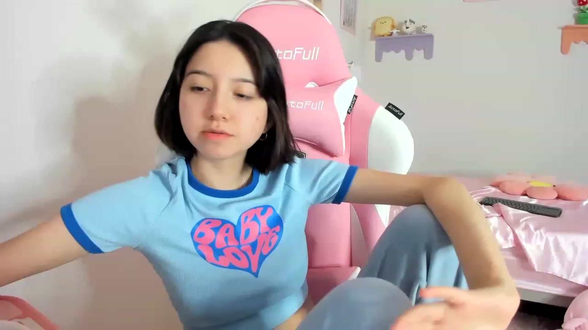 Gallery image thumbnail from Cherrycute666's myfreecams stream on, 08/28/2023, 06:59 image 7 of 20