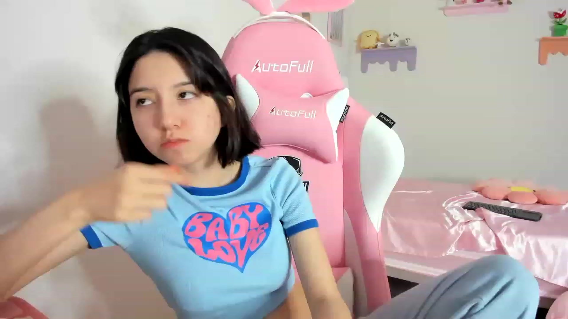 Gallery image thumbnail from Cherrycute666's myfreecams stream on, 08/28/2023, 06:59 image 6 of 20