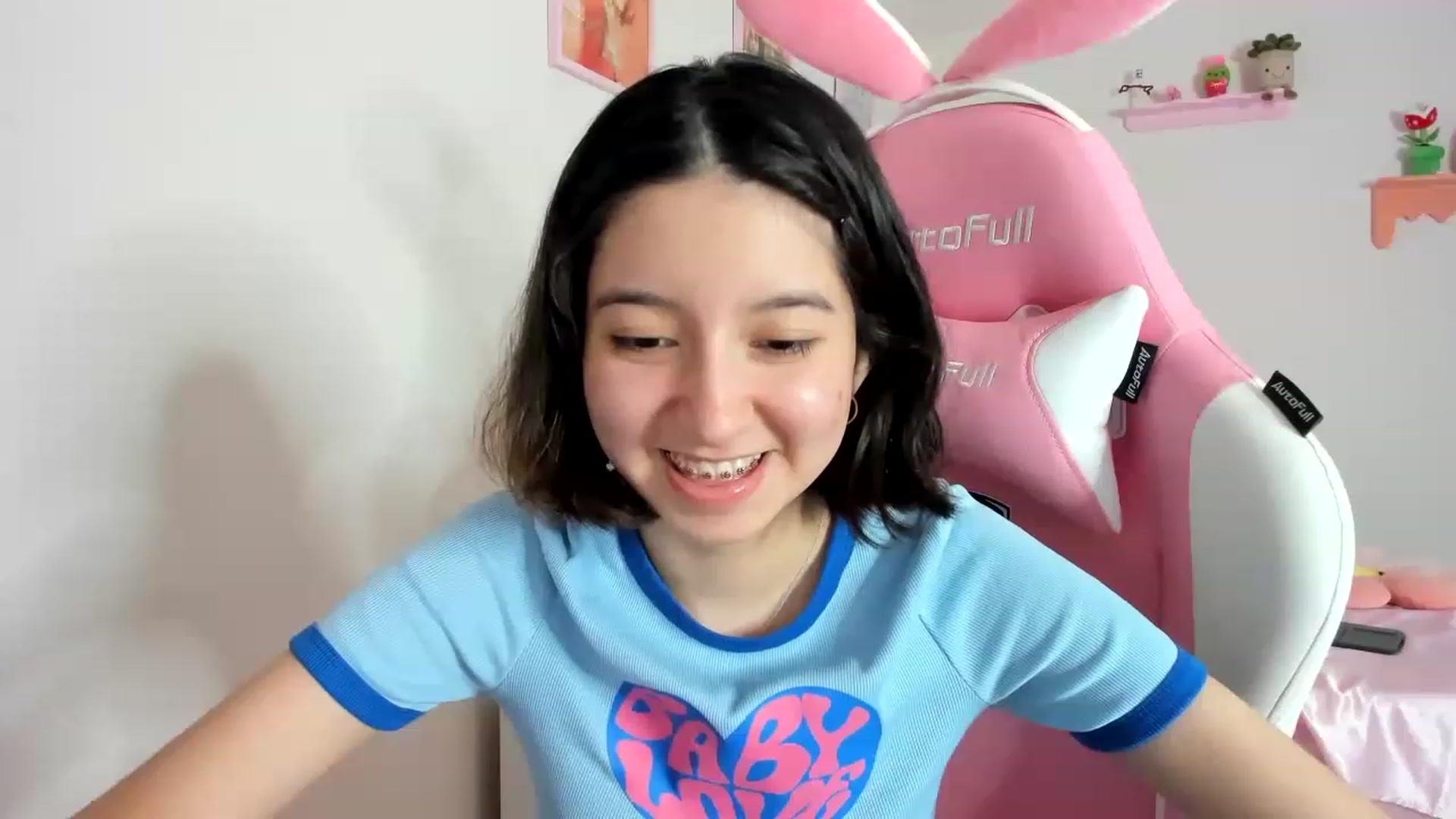 Gallery image thumbnail from Cherrycute666's myfreecams stream on, 08/28/2023, 06:59 image 17 of 20