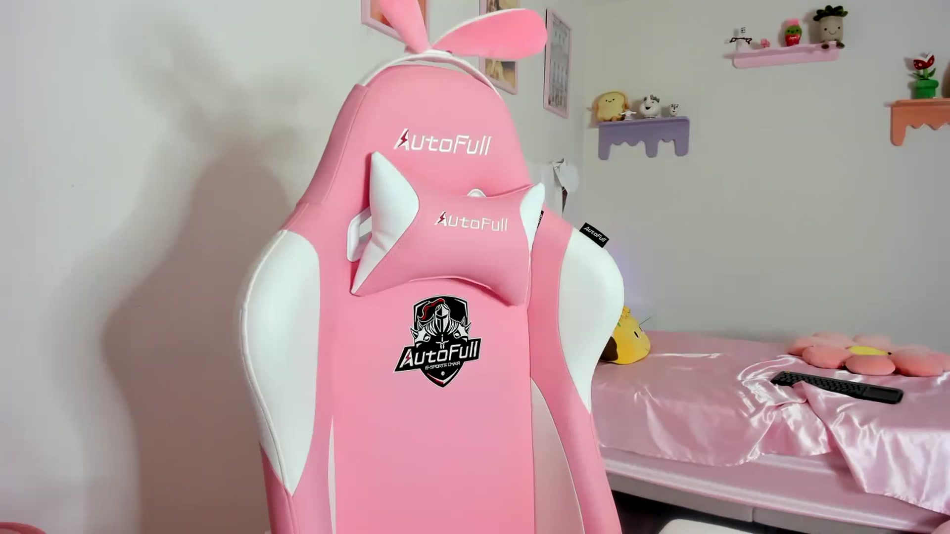 Gallery image thumbnail from Cherrycute666's myfreecams stream on, 08/28/2023, 06:59 image 3 of 20