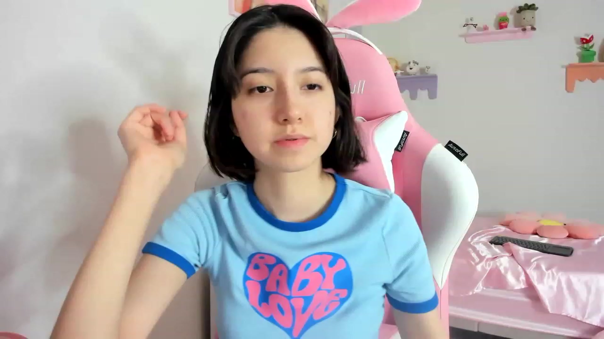 Gallery image thumbnail from Cherrycute666's myfreecams stream on, 08/28/2023, 06:59 image 1 of 20