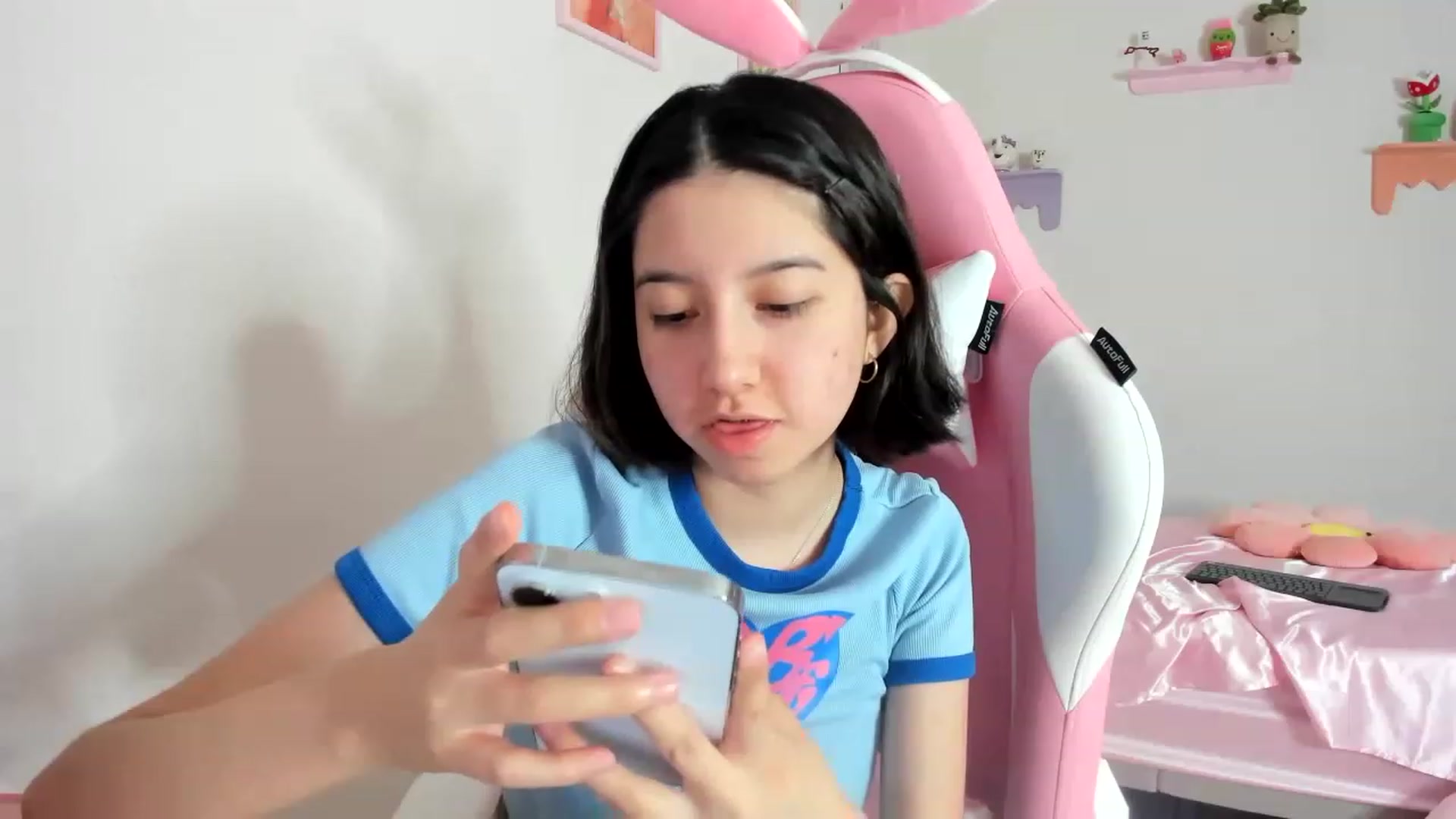 Gallery image thumbnail from Cherrycute666's myfreecams stream on, 08/28/2023, 06:59 image 11 of 20