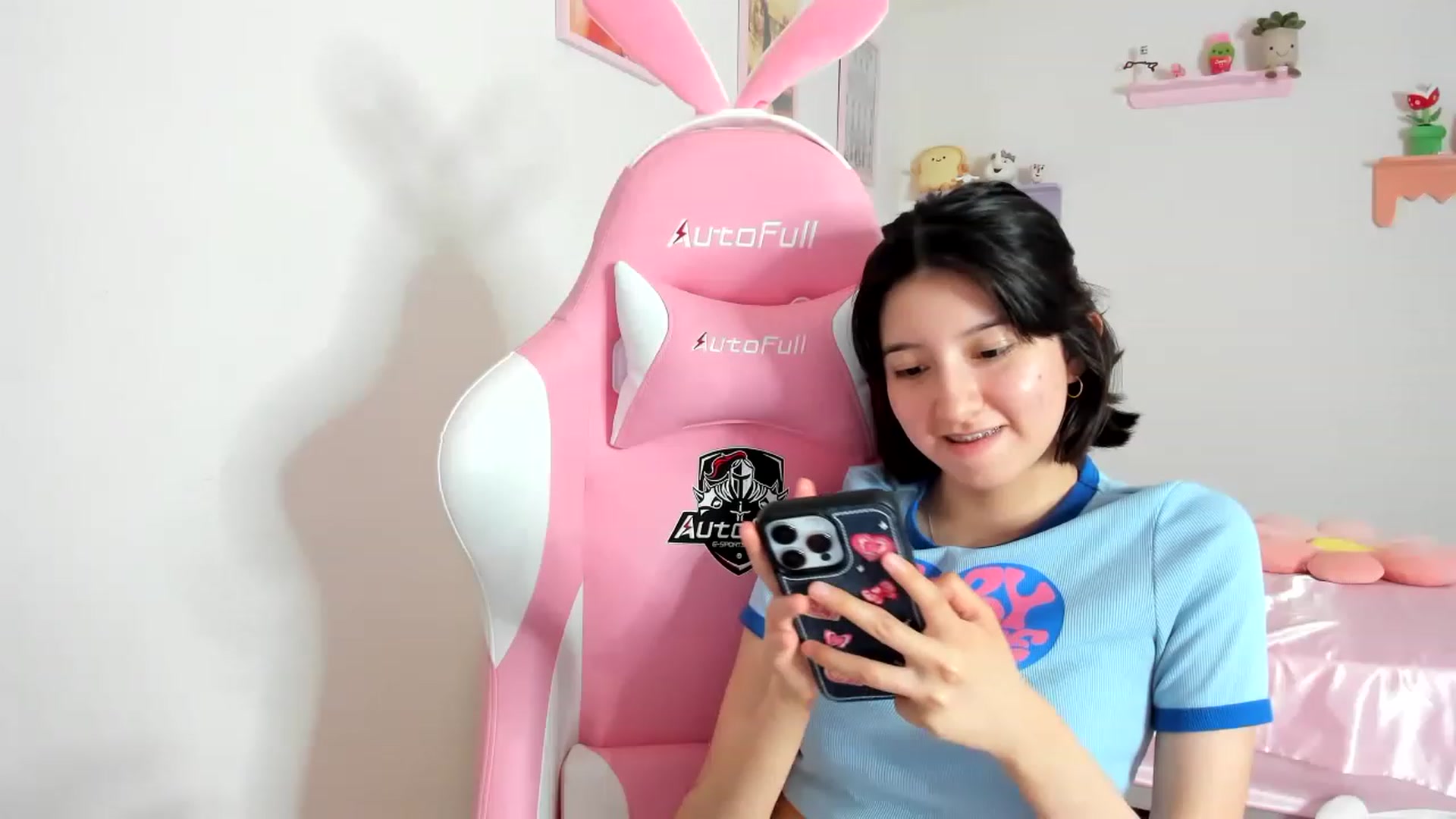 Gallery image thumbnail from Cherrycute666's myfreecams stream on, 08/29/2023, 04:04 image 1 of 20