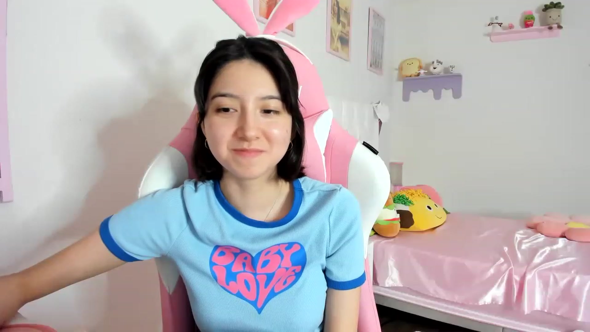 Gallery image thumbnail from Cherrycute666's myfreecams stream on, 08/29/2023, 04:04 image 3 of 20