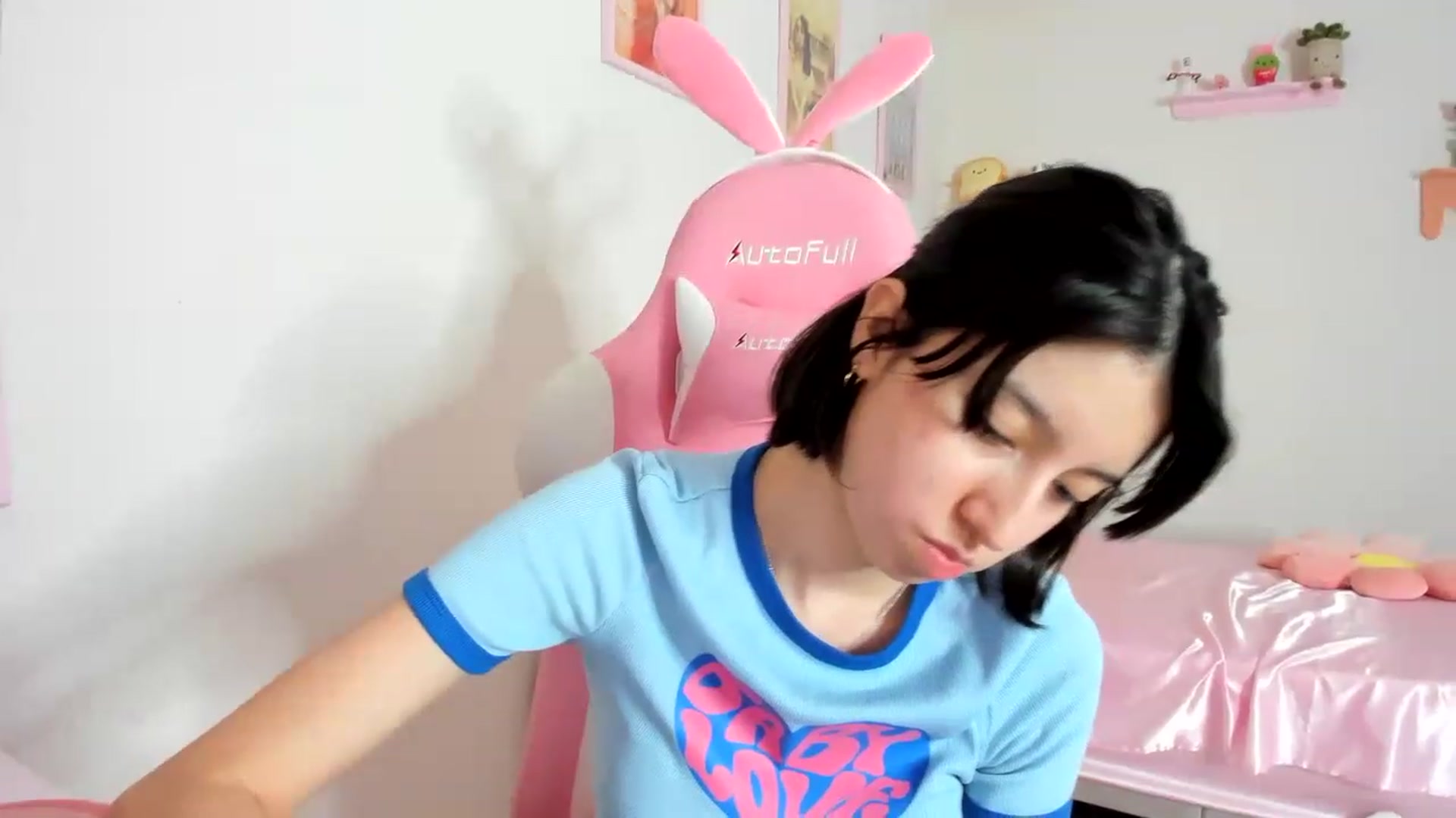 Gallery image thumbnail from Cherrycute666's myfreecams stream on, 08/29/2023, 04:04 image 5 of 20
