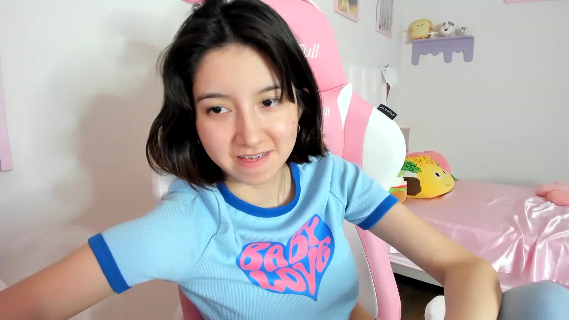 Gallery image thumbnail from Cherrycute666's myfreecams stream on, 08/29/2023, 07:50 image 3 of 20