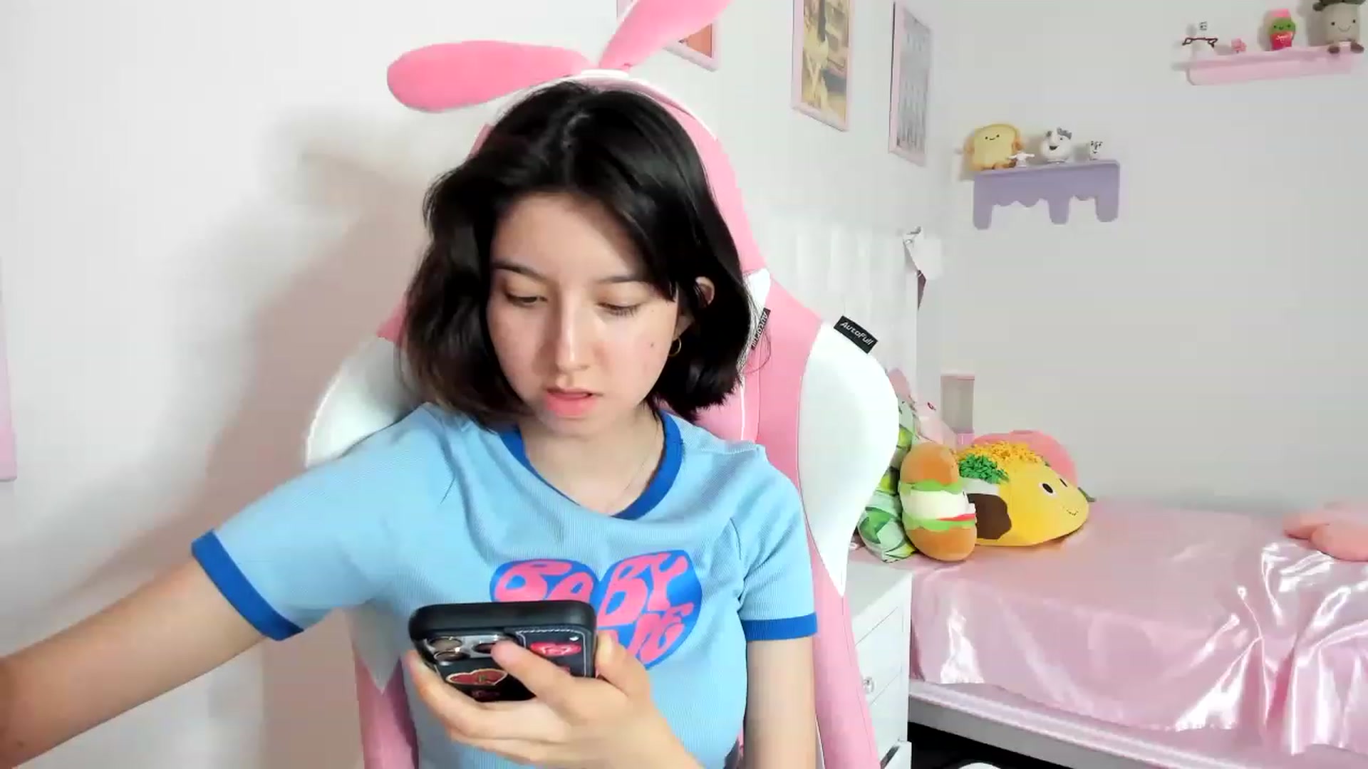 Gallery image thumbnail from Cherrycute666's myfreecams stream on, 08/29/2023, 07:50 image 19 of 20