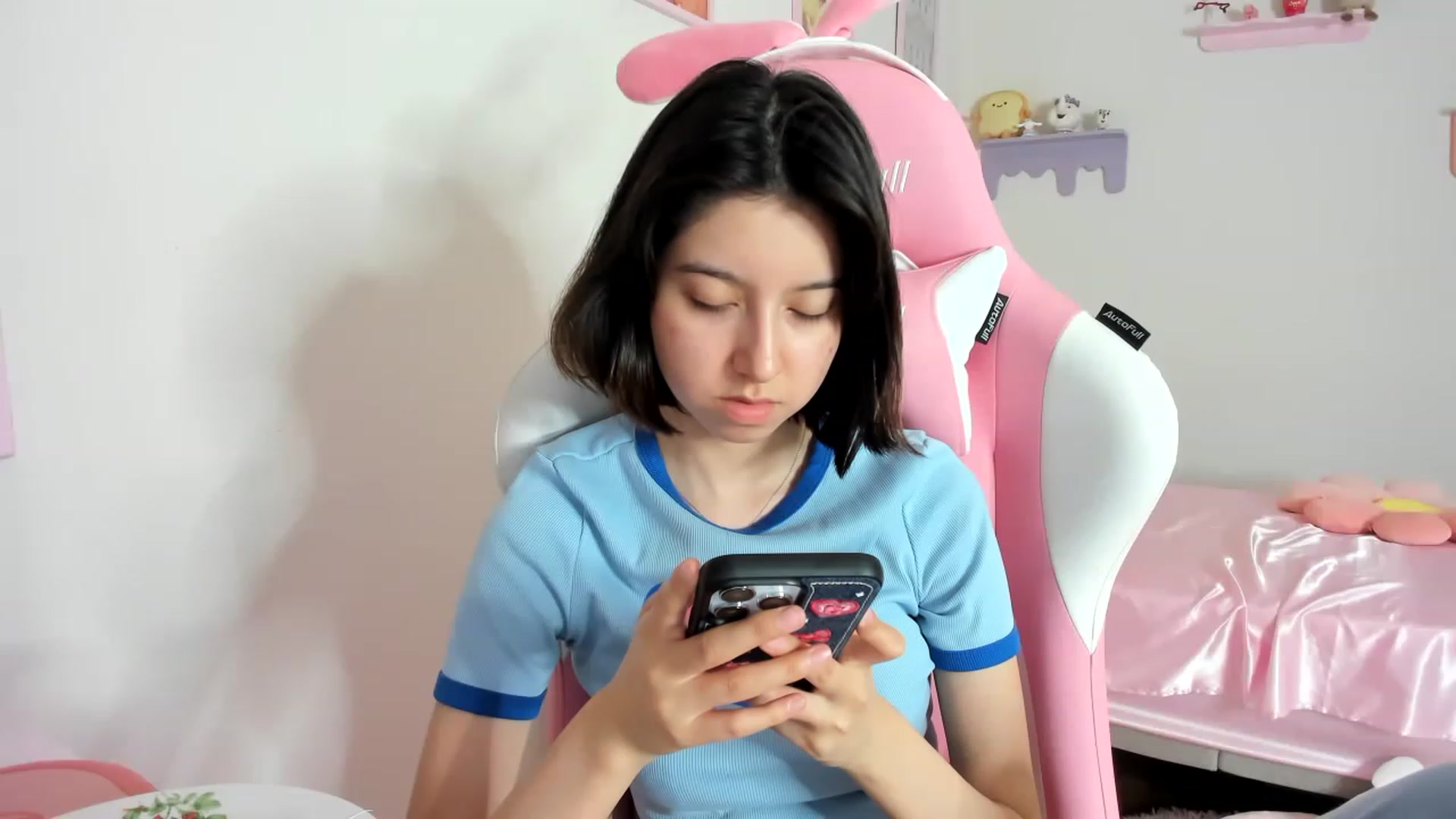 Gallery image thumbnail from Cherrycute666's myfreecams stream on, 08/29/2023, 07:50 image 11 of 20