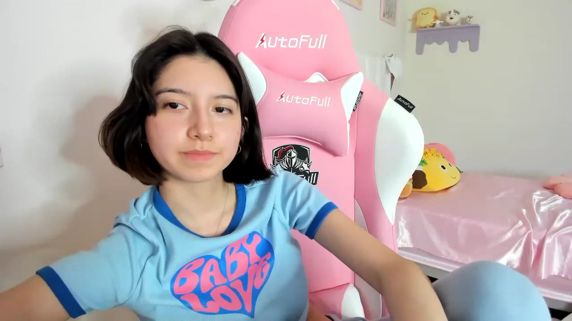 Gallery image thumbnail from Cherrycute666's myfreecams stream on, 08/29/2023, 07:50 image 17 of 20