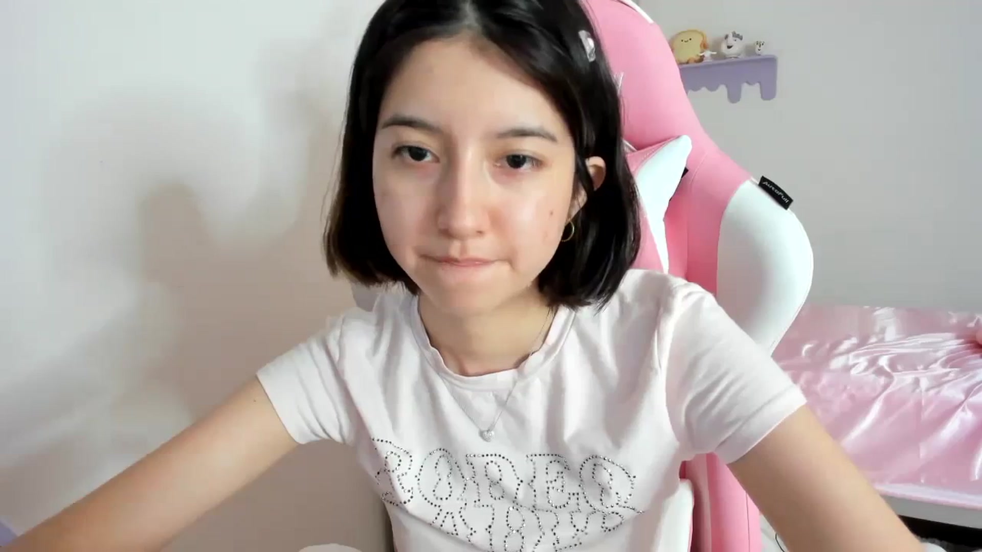 Gallery image thumbnail from Cherrycute666's myfreecams stream on, 08/30/2023, 22:00 image 13 of 20
