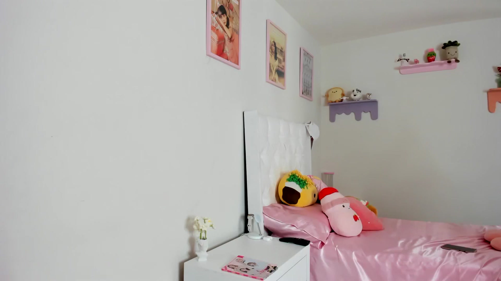 Gallery image thumbnail from Cherrycute666's myfreecams stream on, 08/30/2023, 22:00 image 5 of 20