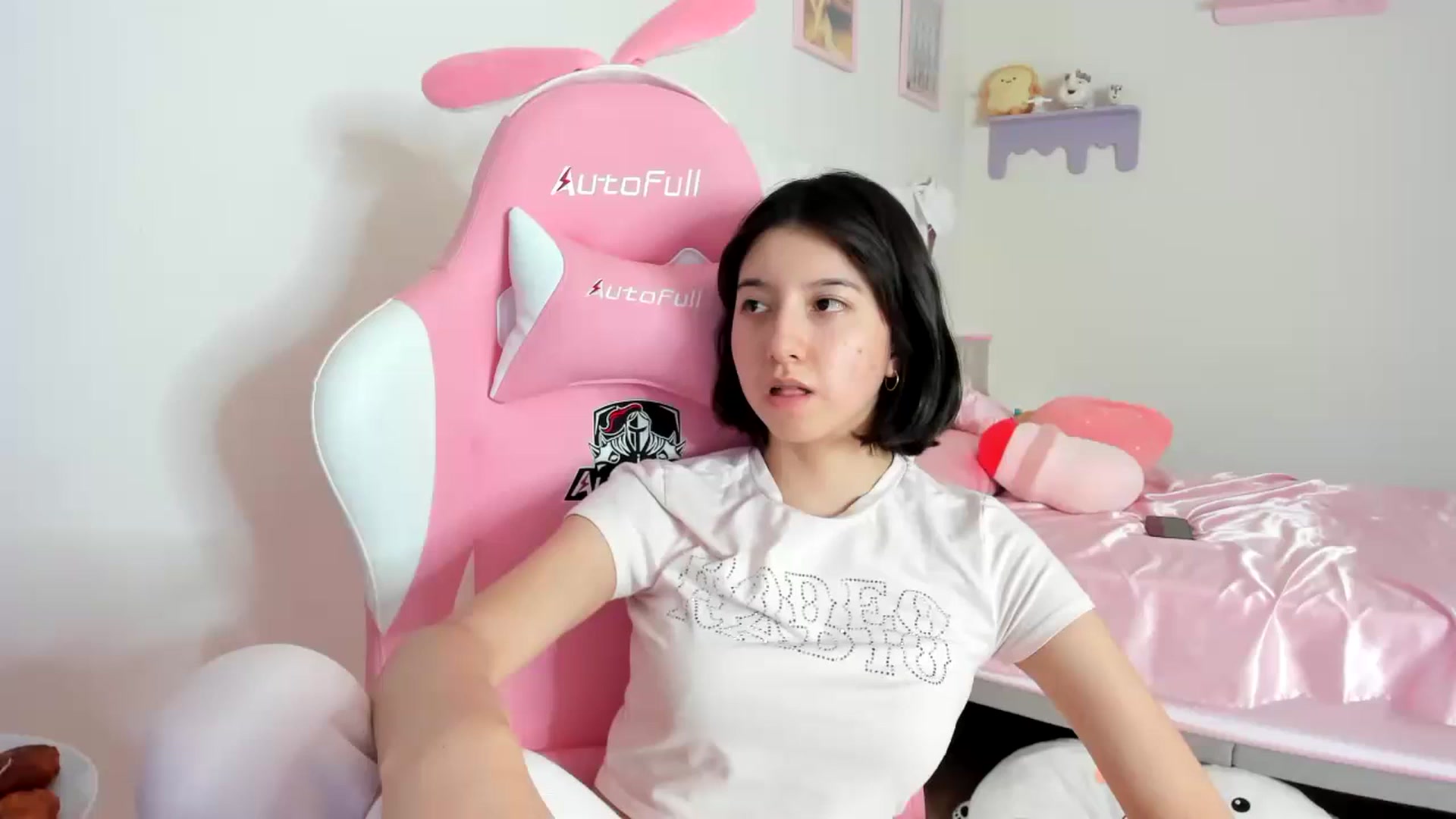 Gallery image thumbnail from Cherrycute666's myfreecams stream on, 08/30/2023, 22:47 image 1 of 20