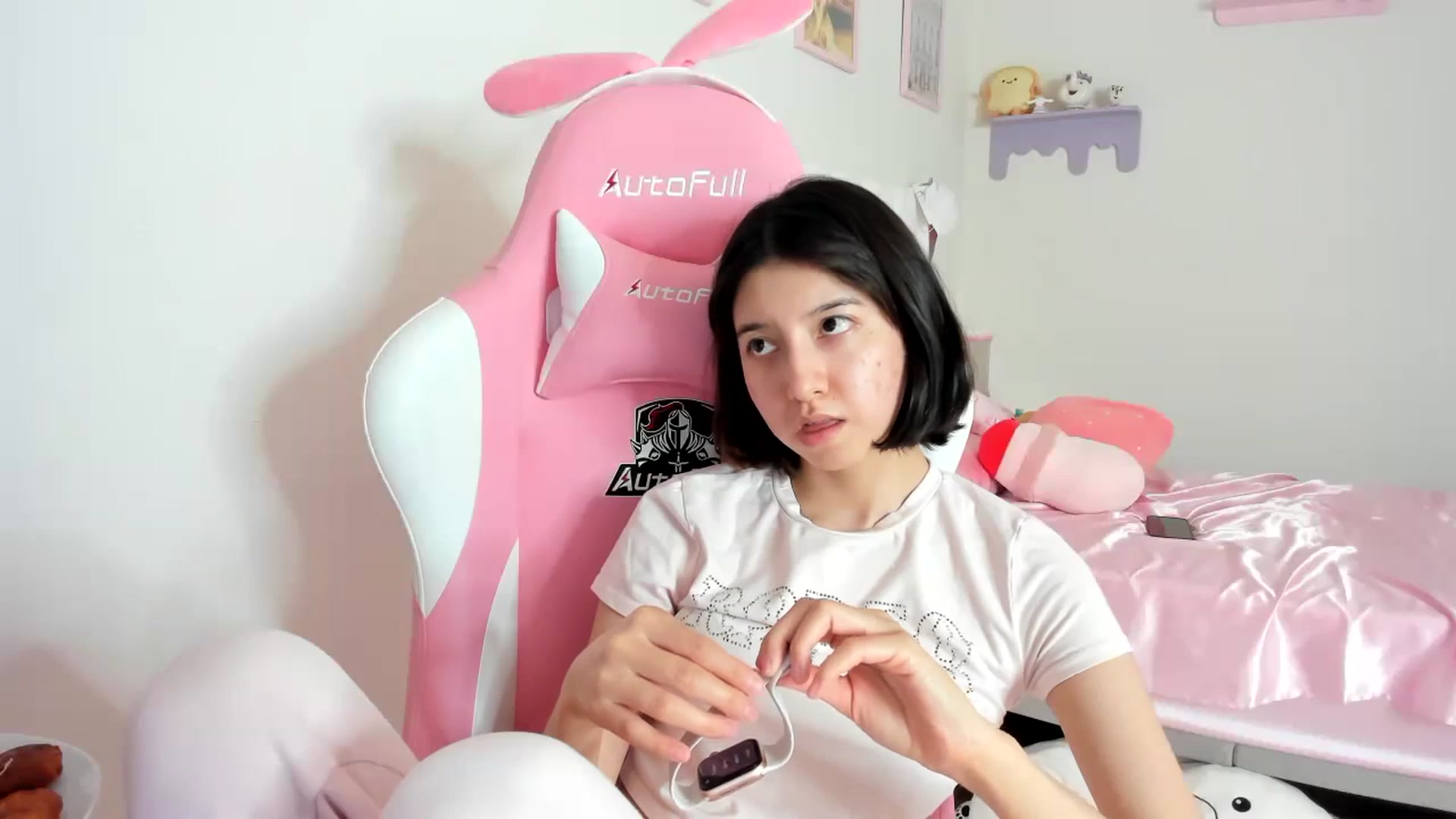 Gallery image thumbnail from Cherrycute666's myfreecams stream on, 08/30/2023, 22:47 image 8 of 20