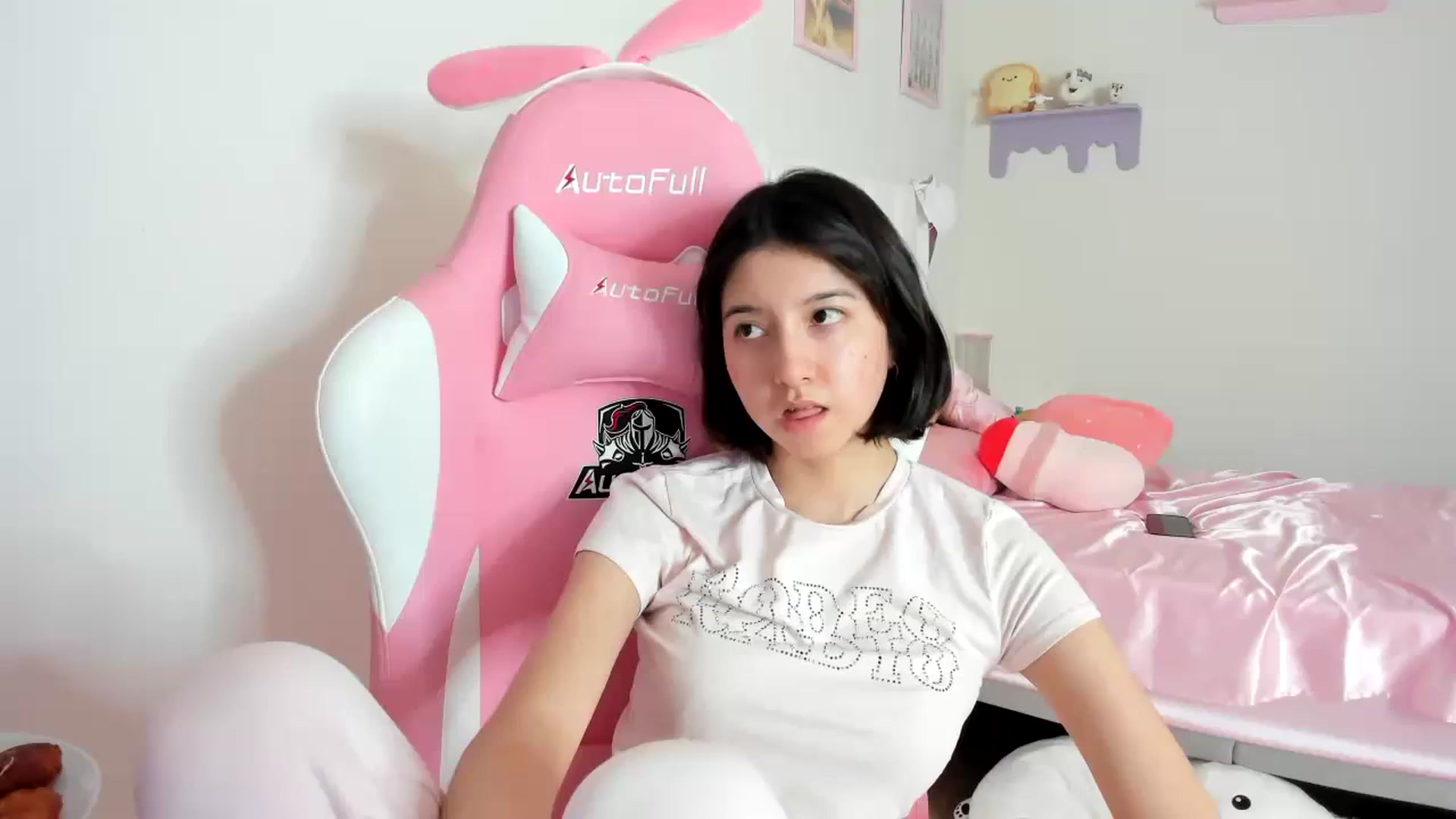 Gallery image thumbnail from Cherrycute666's myfreecams stream on, 08/30/2023, 22:47 image 3 of 20