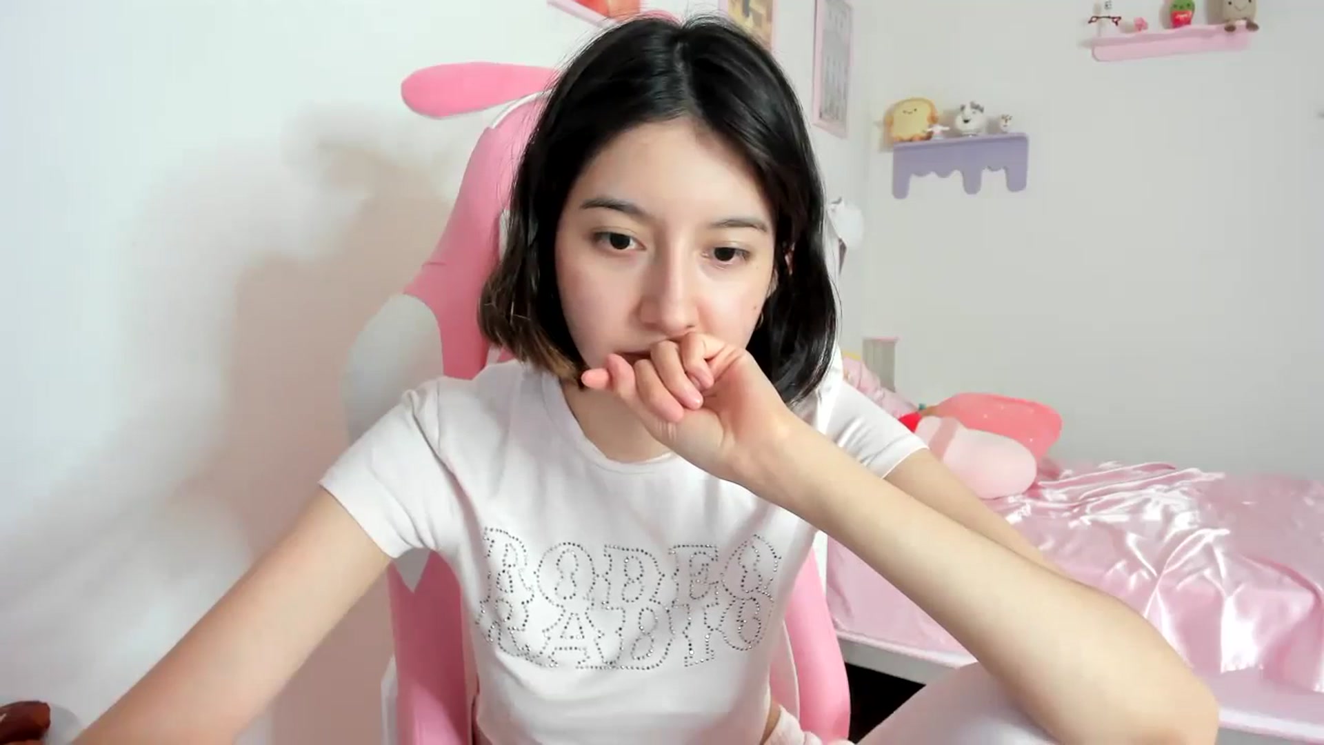 Gallery image thumbnail from Cherrycute666's myfreecams stream on, 08/30/2023, 22:47 image 11 of 20