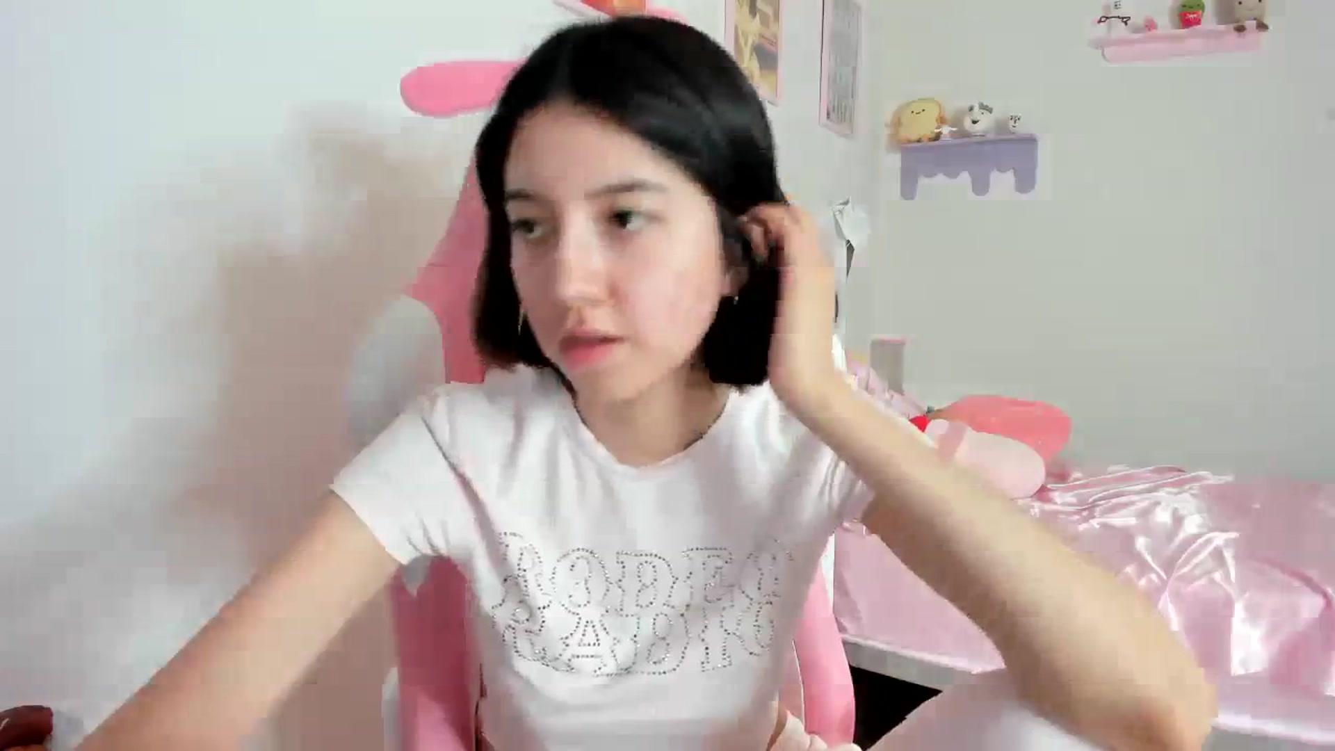Gallery image thumbnail from Cherrycute666's myfreecams stream on, 08/30/2023, 22:47 image 12 of 20
