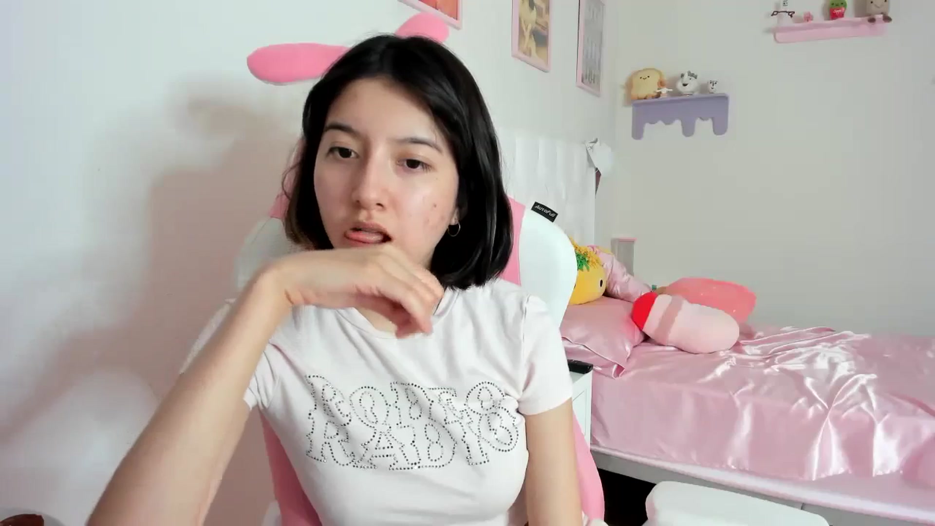 Gallery image thumbnail from Cherrycute666's myfreecams stream on, 08/30/2023, 22:47 image 18 of 20