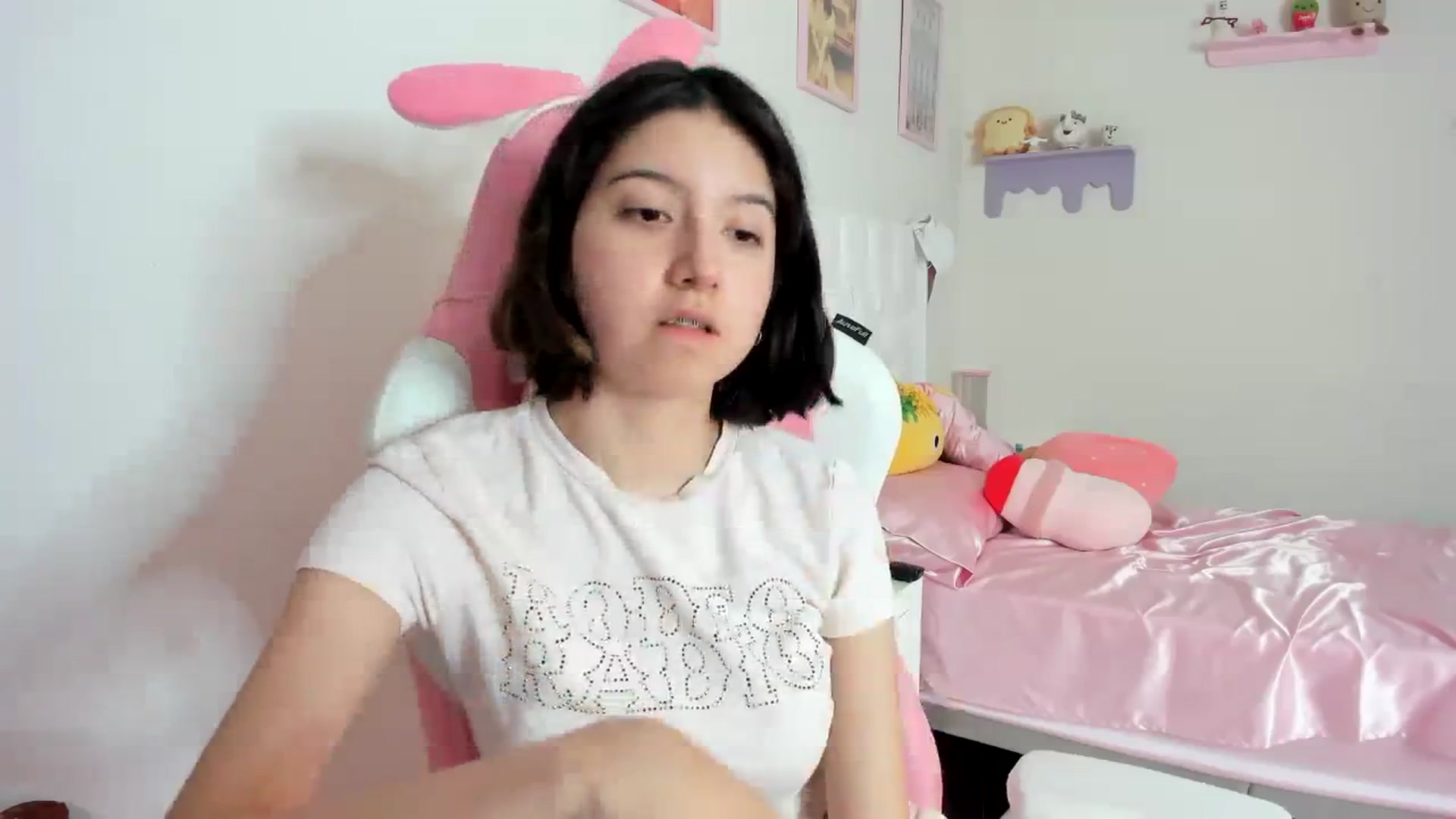 Gallery image thumbnail from Cherrycute666's myfreecams stream on, 08/30/2023, 22:47 image 17 of 20