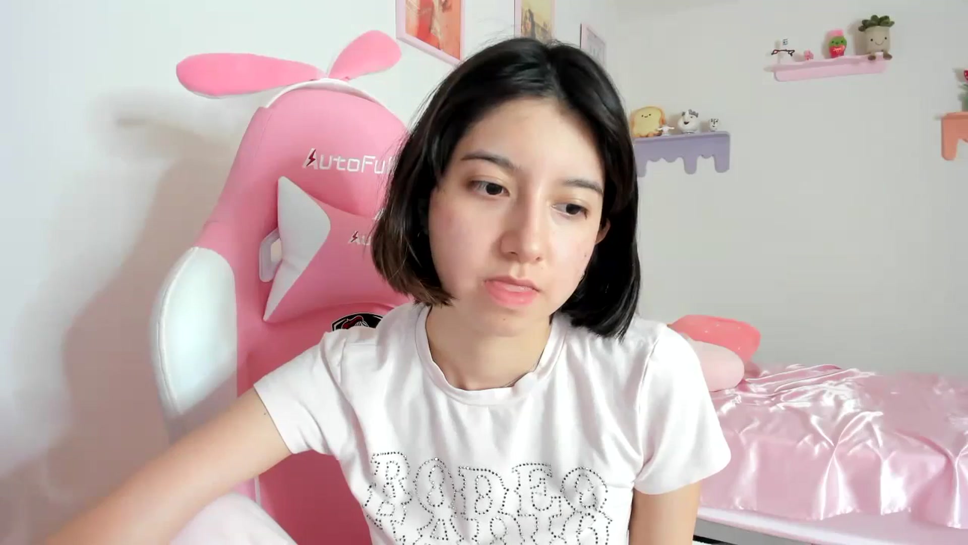 Gallery image thumbnail from Cherrycute666's myfreecams stream on, 08/30/2023, 23:47 image 9 of 20